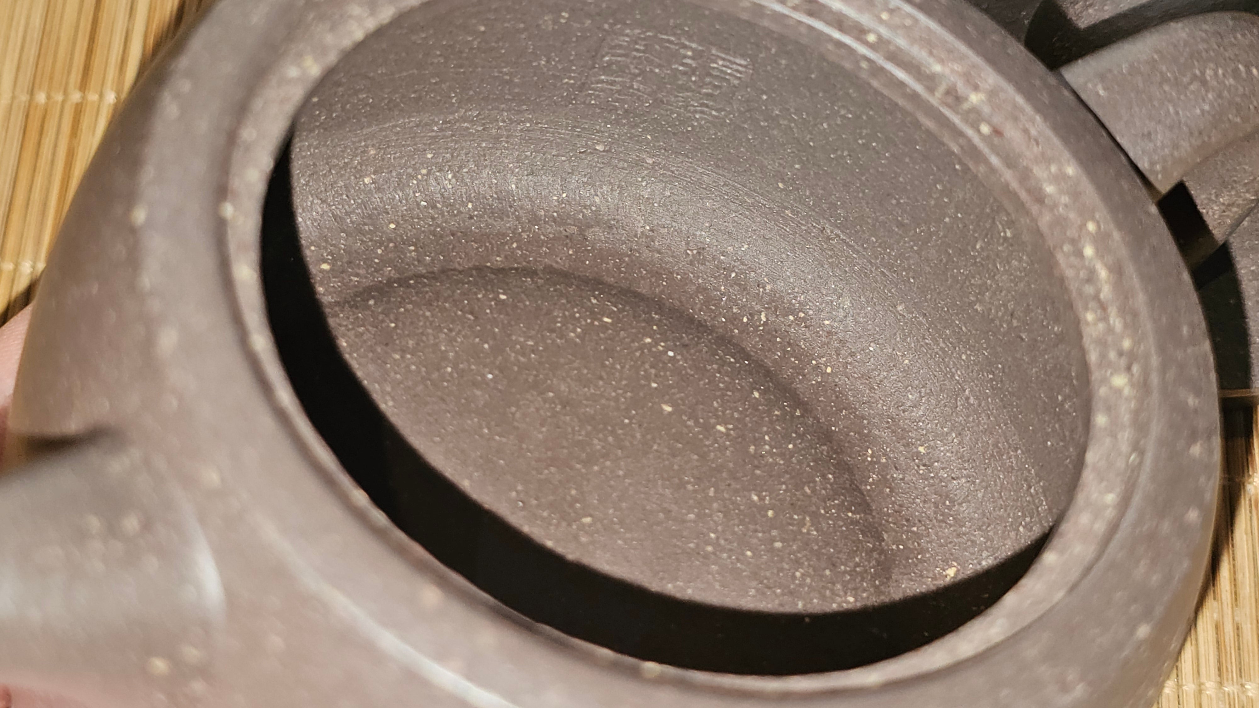 Niu Gai Jing Lan《牛盖井栏》, 159.5ml, Hei Zi Ni 黑紫泥, with Chinese Bronze Age Patterns~Engraving Art 青铜器纹样~刻绘, by our Craftsman Zhang Huan 张欢 ~!Congratulations to Ms C.W.! 1156hrs 17th Oct 2025, Sunnyvale! CA.