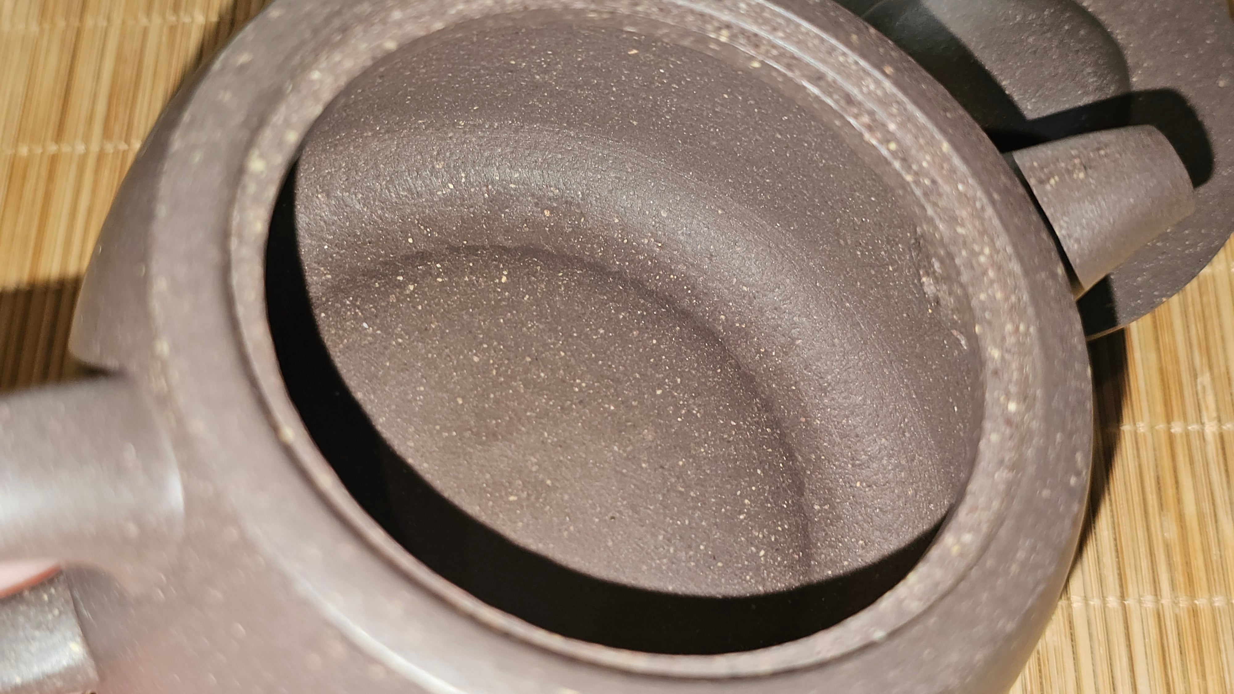 Niu Gai Jing Lan《牛盖井栏》, 159.5ml, Hei Zi Ni 黑紫泥, with Chinese Bronze Age Patterns~Engraving Art 青铜器纹样~刻绘, by our Craftsman Zhang Huan 张欢 ~!Congratulations to Ms C.W.! 1156hrs 17th Oct 2025, Sunnyvale! CA.