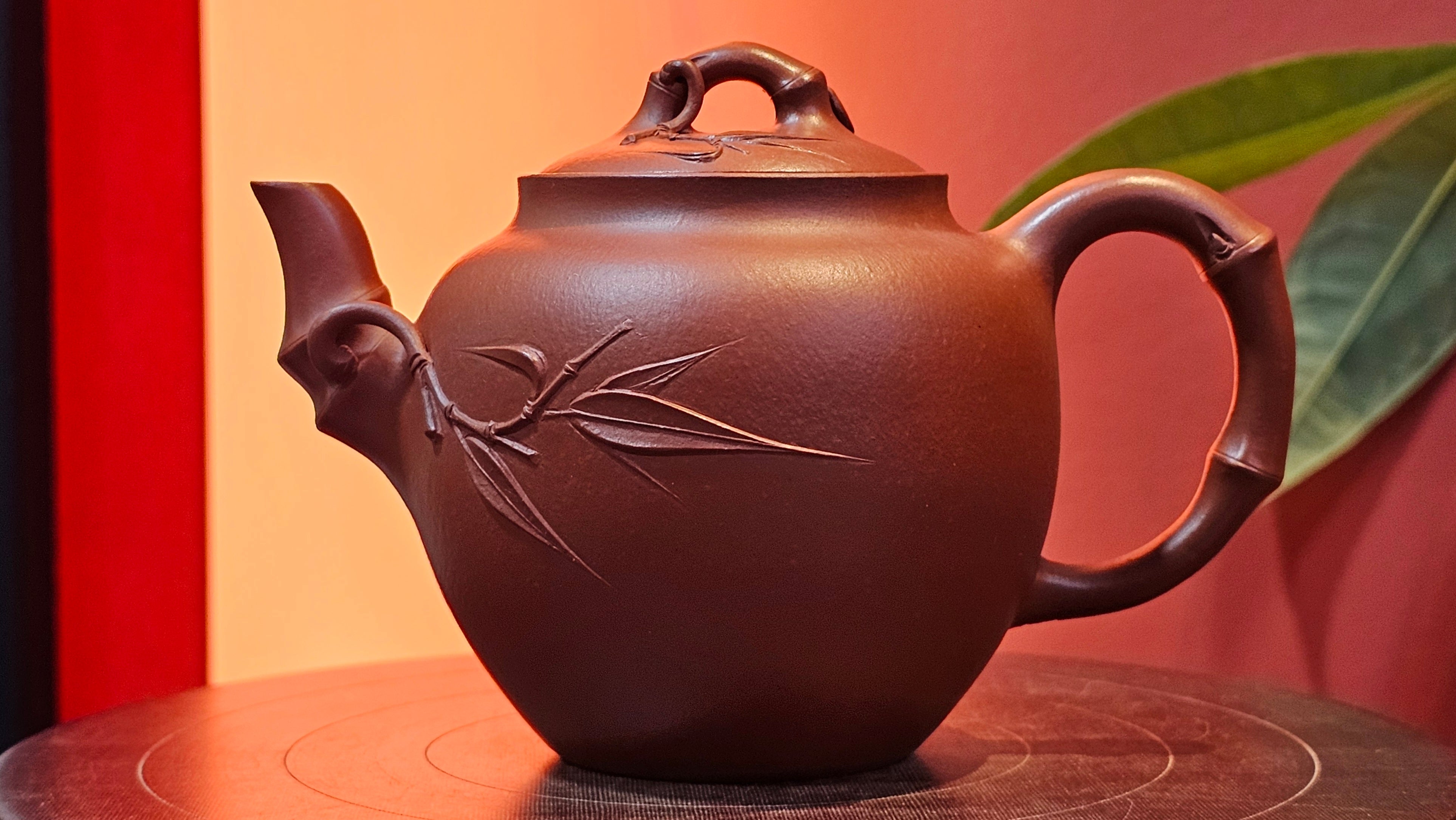 《高风亮节》"Gao Feng Liang Jie",  226.0ml, Ornate 花器! ~ Xiao Mei Yao Zhu Ni 小煤窑朱泥,  by Craftsman Shi Yun 石芸 ~!Congratulations to Mr L.C.! 0217hrs 5th Nov 2025, Taylors! SC!