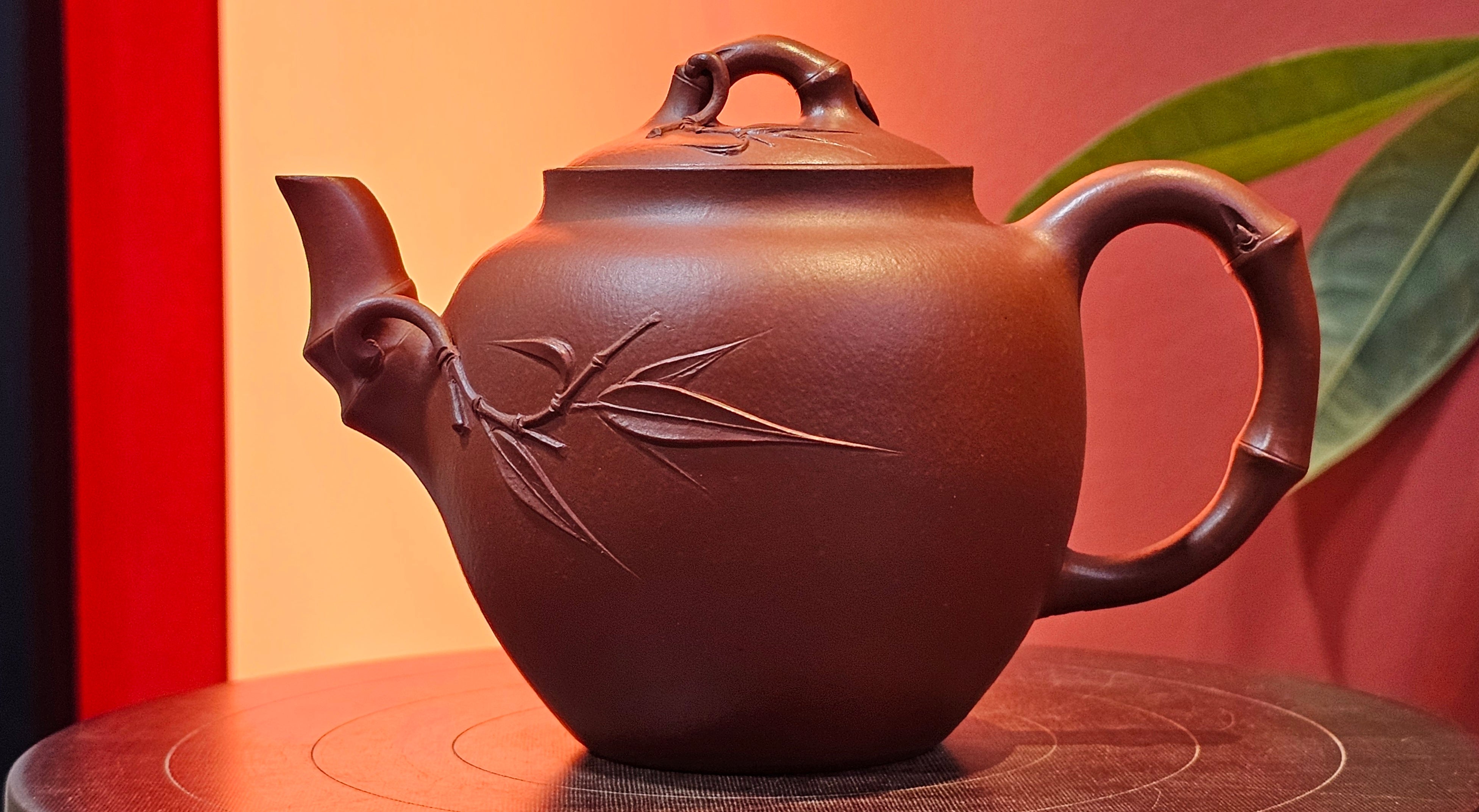 《高风亮节》"Gao Feng Liang Jie",  226.0ml, Ornate 花器! ~ Xiao Mei Yao Zhu Ni 小煤窑朱泥,  by Craftsman Shi Yun 石芸 ~!Congratulations to Mr L.C.! 0217hrs 5th Nov 2025, Taylors! SC!