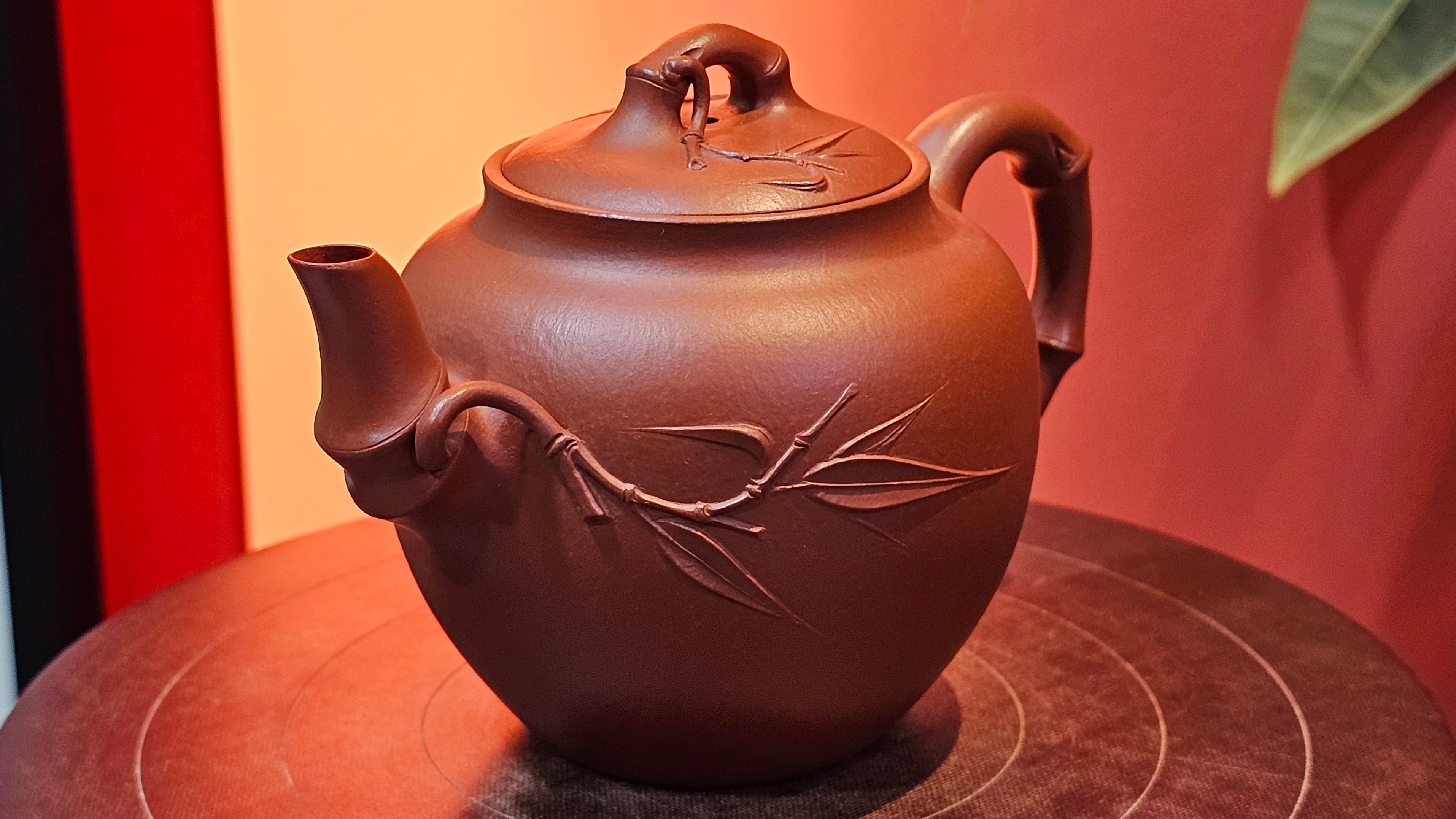 《高风亮节》"Gao Feng Liang Jie",  226.0ml, Ornate 花器! ~ Xiao Mei Yao Zhu Ni 小煤窑朱泥,  by Craftsman Shi Yun 石芸 ~!Congratulations to Mr L.C.! 0217hrs 5th Nov 2025, Taylors! SC!