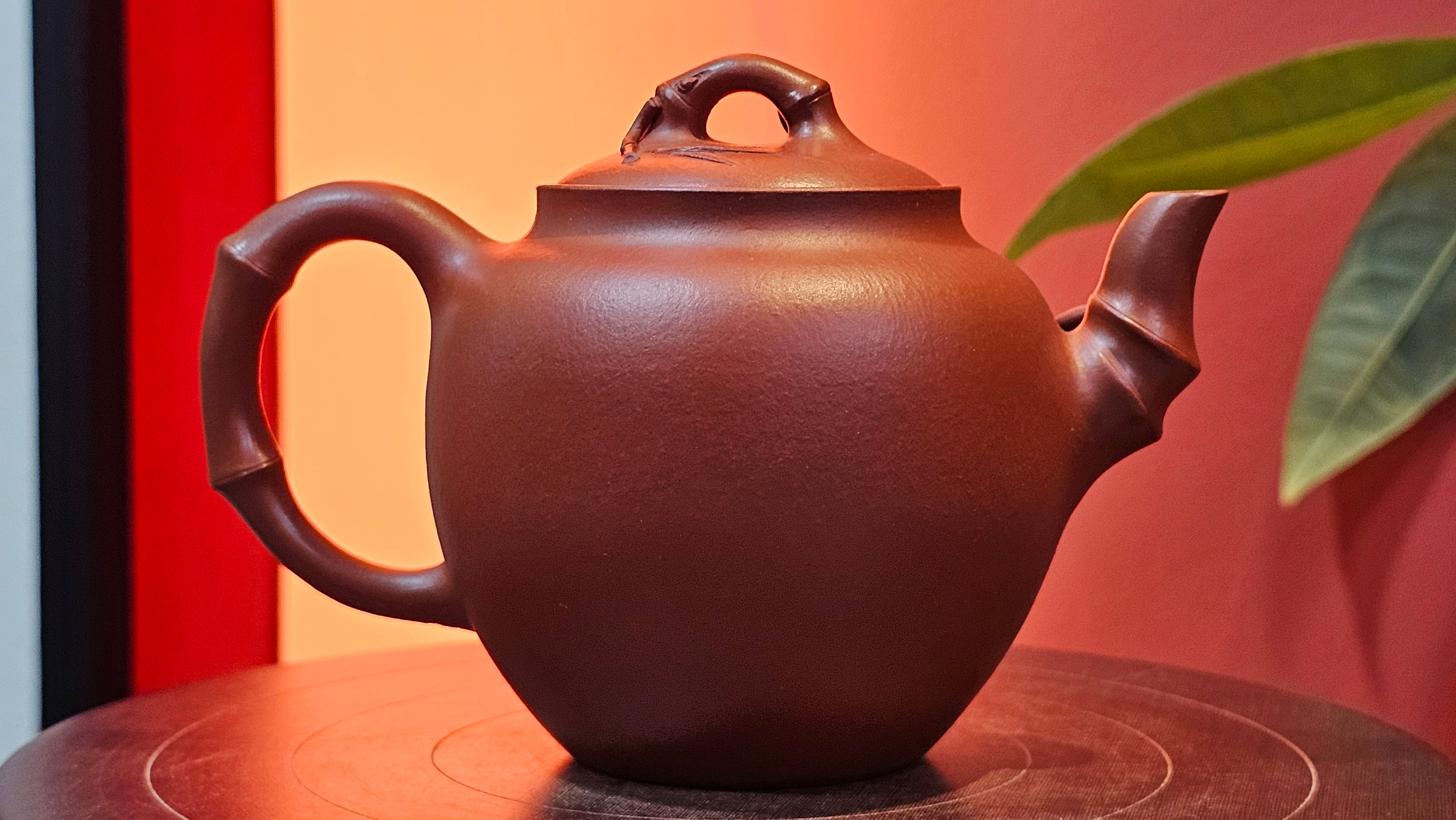 《高风亮节》"Gao Feng Liang Jie",  226.0ml, Ornate 花器! ~ Xiao Mei Yao Zhu Ni 小煤窑朱泥,  by Craftsman Shi Yun 石芸 ~!Congratulations to Mr L.C.! 0217hrs 5th Nov 2025, Taylors! SC!