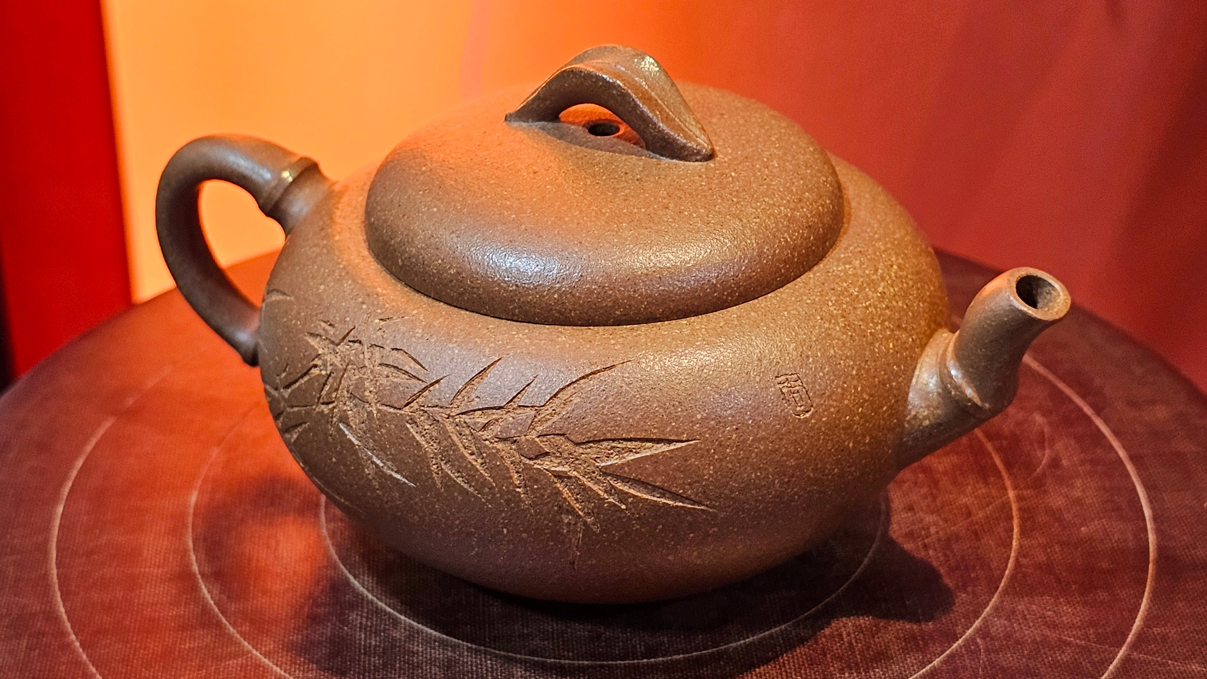 《一叶知秋》Yi Ye Zhi Qiu ~ "The Autumn Leaf", 167.7ml, Bao Shan Duan Ni 宝山段泥, by our Craftsman Zhang Huan 张欢, Bamboo and Calligraphy Engraving by Craftsman Yi Cheng 逸成 ~!Congratulations to!Ms N.C.! 0903hrs 18th Oct 2025, Los Baños, Philippines🇵🇭!