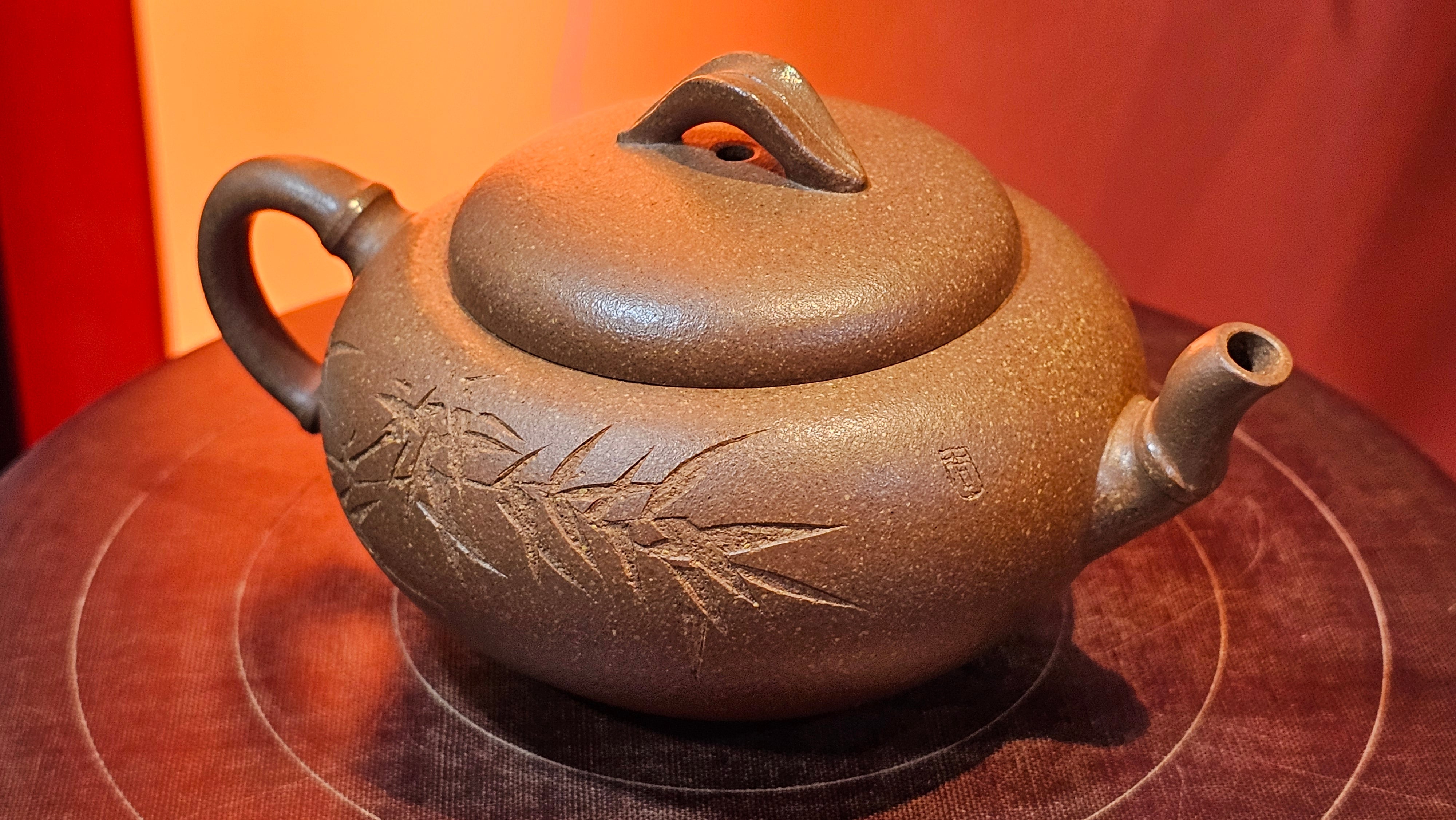 《一叶知秋》Yi Ye Zhi Qiu ~ "The Autumn Leaf", 167.7ml, Bao Shan Duan Ni 宝山段泥, by our Craftsman Zhang Huan 张欢, Bamboo and Calligraphy Engraving by Craftsman Yi Cheng 逸成 ~!Congratulations to!Ms N.C.! 0903hrs 18th Oct 2025, Los Baños, Philippines🇵🇭!