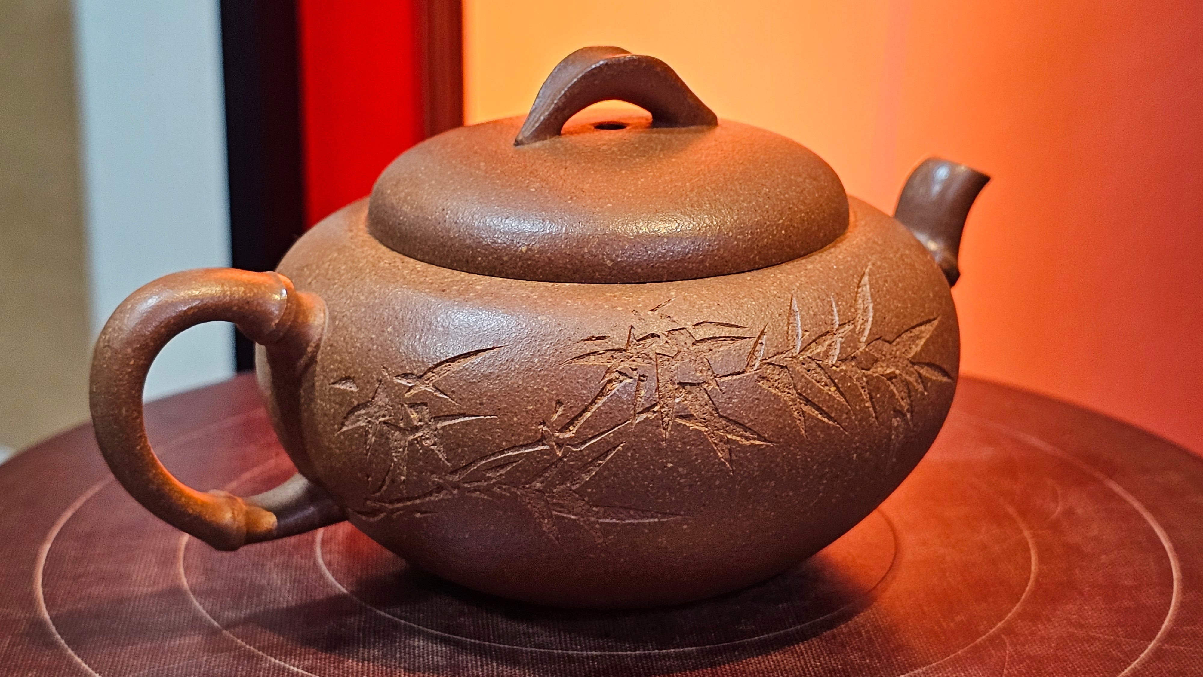 《一叶知秋》Yi Ye Zhi Qiu ~ "The Autumn Leaf", 167.7ml, Bao Shan Duan Ni 宝山段泥, by our Craftsman Zhang Huan 张欢, Bamboo and Calligraphy Engraving by Craftsman Yi Cheng 逸成 ~!Congratulations to!Ms N.C.! 0903hrs 18th Oct 2025, Los Baños, Philippines🇵🇭!