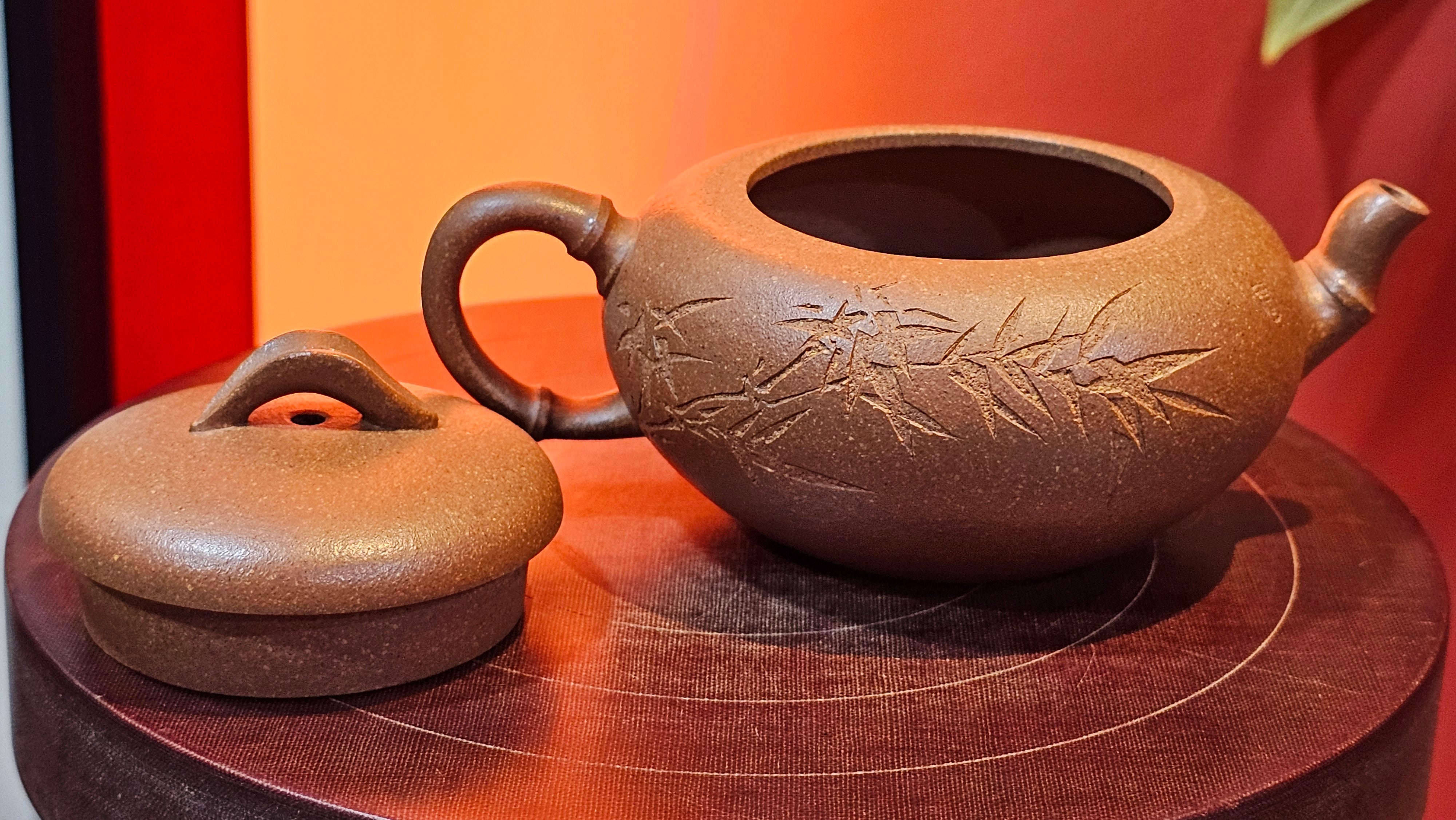 《一叶知秋》Yi Ye Zhi Qiu ~ "The Autumn Leaf", 167.7ml, Bao Shan Duan Ni 宝山段泥, by our Craftsman Zhang Huan 张欢, Bamboo and Calligraphy Engraving by Craftsman Yi Cheng 逸成 ~!Congratulations to!Ms N.C.! 0903hrs 18th Oct 2025, Los Baños, Philippines🇵🇭!