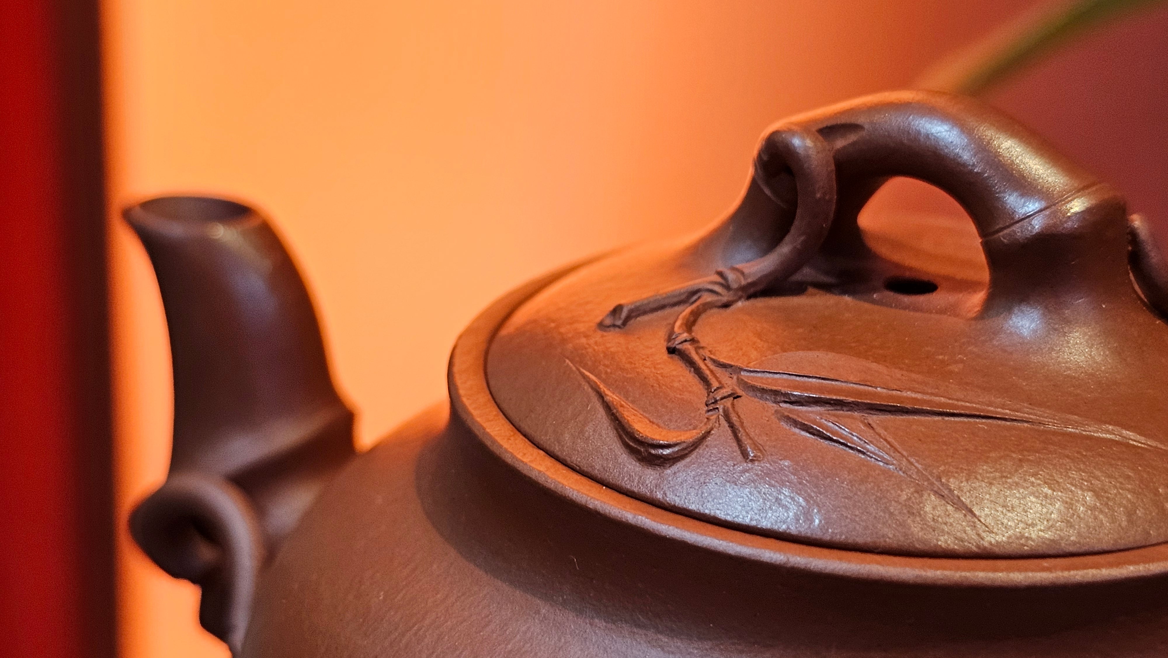 《高风亮节》"Gao Feng Liang Jie",  226.0ml, Ornate 花器! ~ Xiao Mei Yao Zhu Ni 小煤窑朱泥,  by Craftsman Shi Yun 石芸 ~!Congratulations to Mr L.C.! 0217hrs 5th Nov 2025, Taylors! SC!