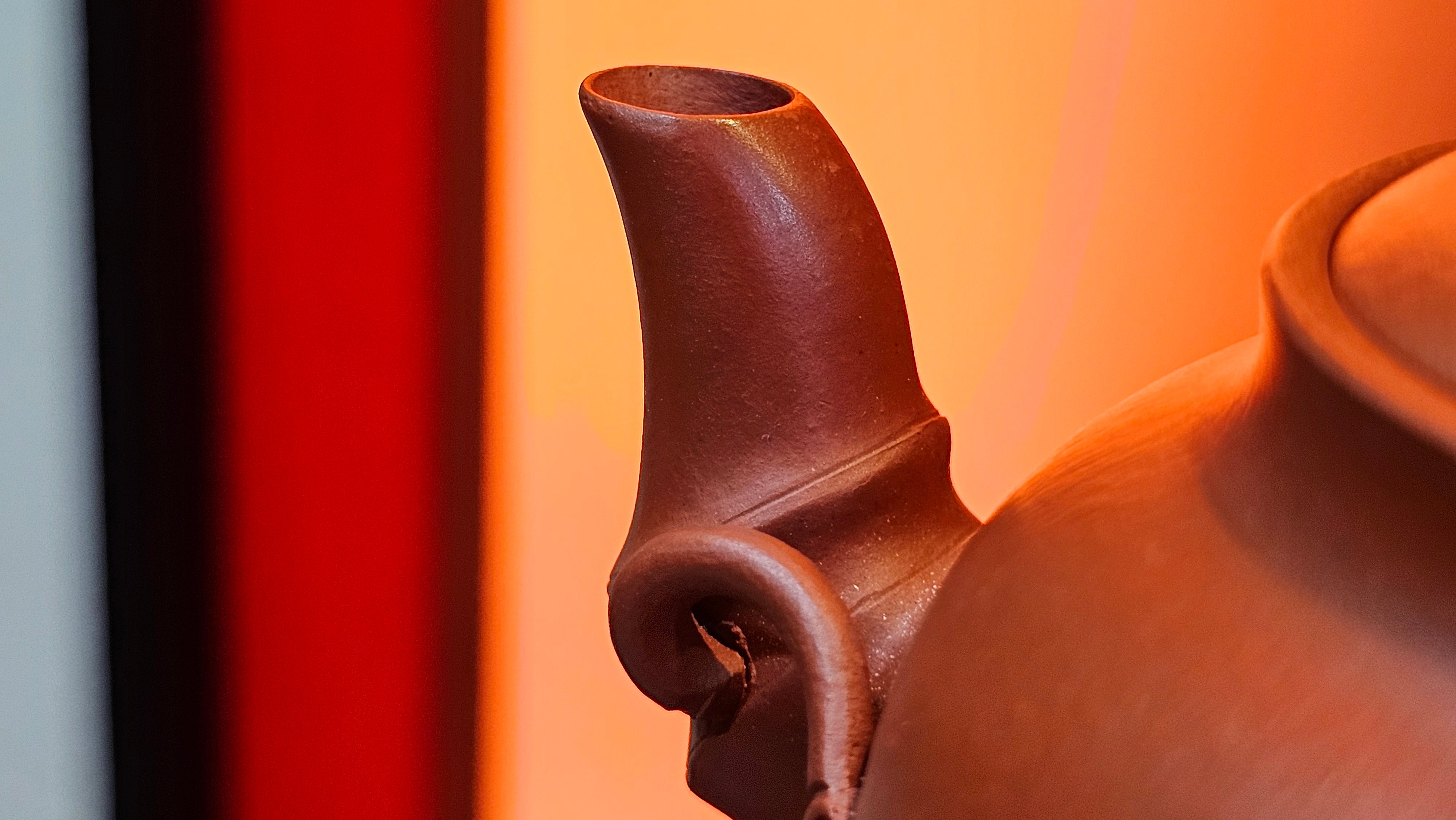 《高风亮节》"Gao Feng Liang Jie",  226.0ml, Ornate 花器! ~ Xiao Mei Yao Zhu Ni 小煤窑朱泥,  by Craftsman Shi Yun 石芸 ~!Congratulations to Mr L.C.! 0217hrs 5th Nov 2025, Taylors! SC!