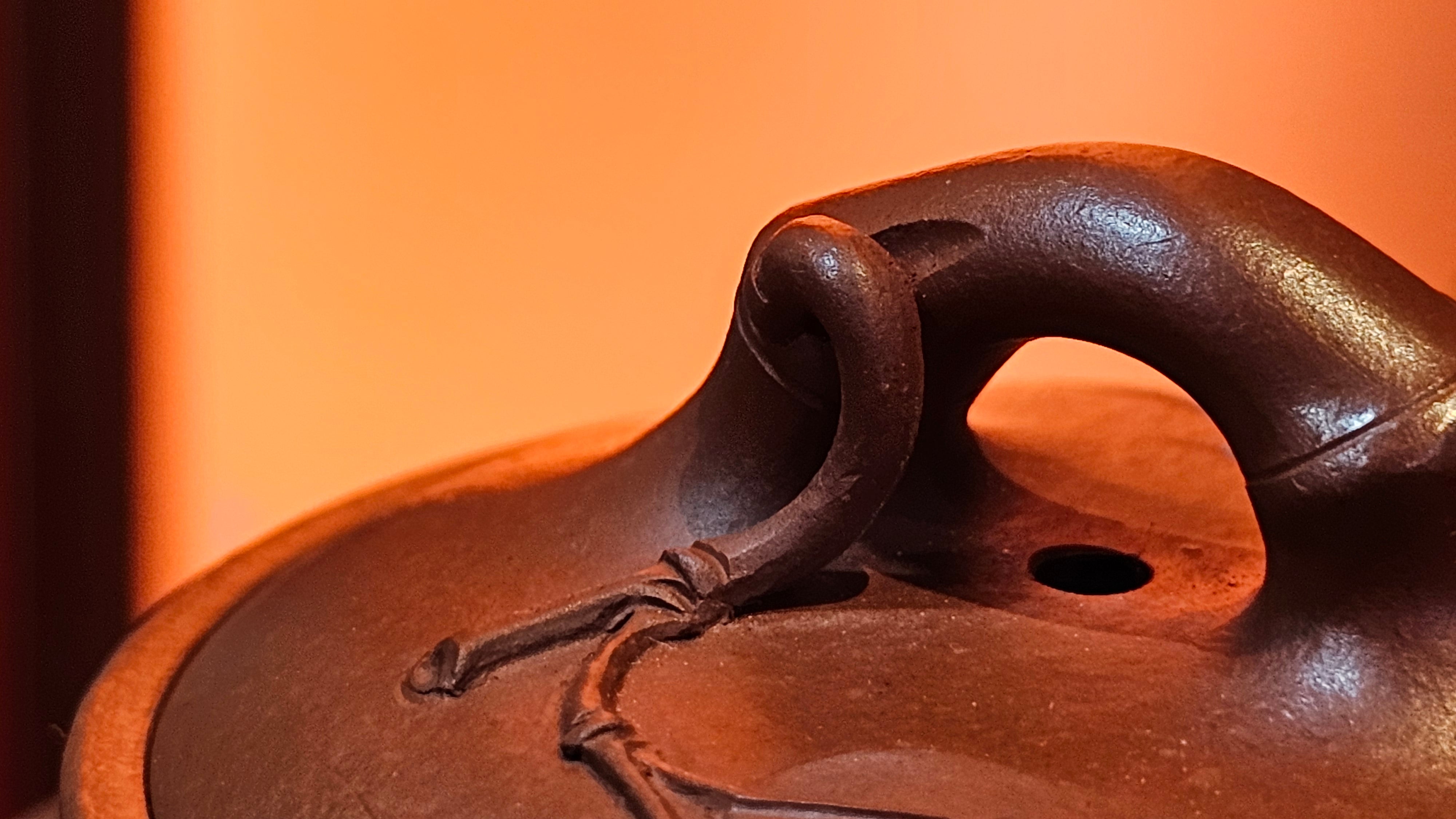 《高风亮节》"Gao Feng Liang Jie",  226.0ml, Ornate 花器! ~ Xiao Mei Yao Zhu Ni 小煤窑朱泥,  by Craftsman Shi Yun 石芸 ~!Congratulations to Mr L.C.! 0217hrs 5th Nov 2025, Taylors! SC!