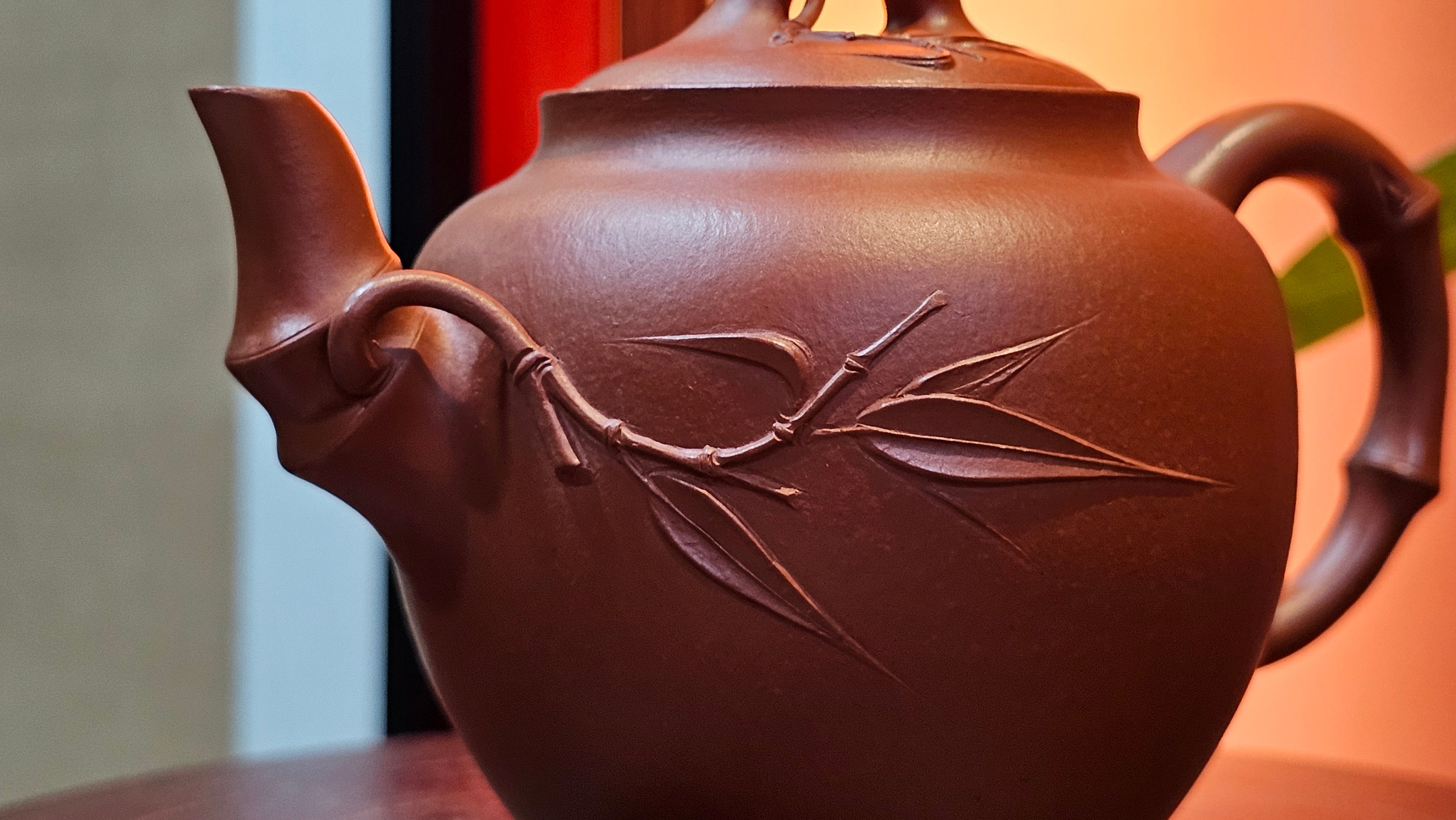 《高风亮节》"Gao Feng Liang Jie",  226.0ml, Ornate 花器! ~ Xiao Mei Yao Zhu Ni 小煤窑朱泥,  by Craftsman Shi Yun 石芸 ~!Congratulations to Mr L.C.! 0217hrs 5th Nov 2025, Taylors! SC!