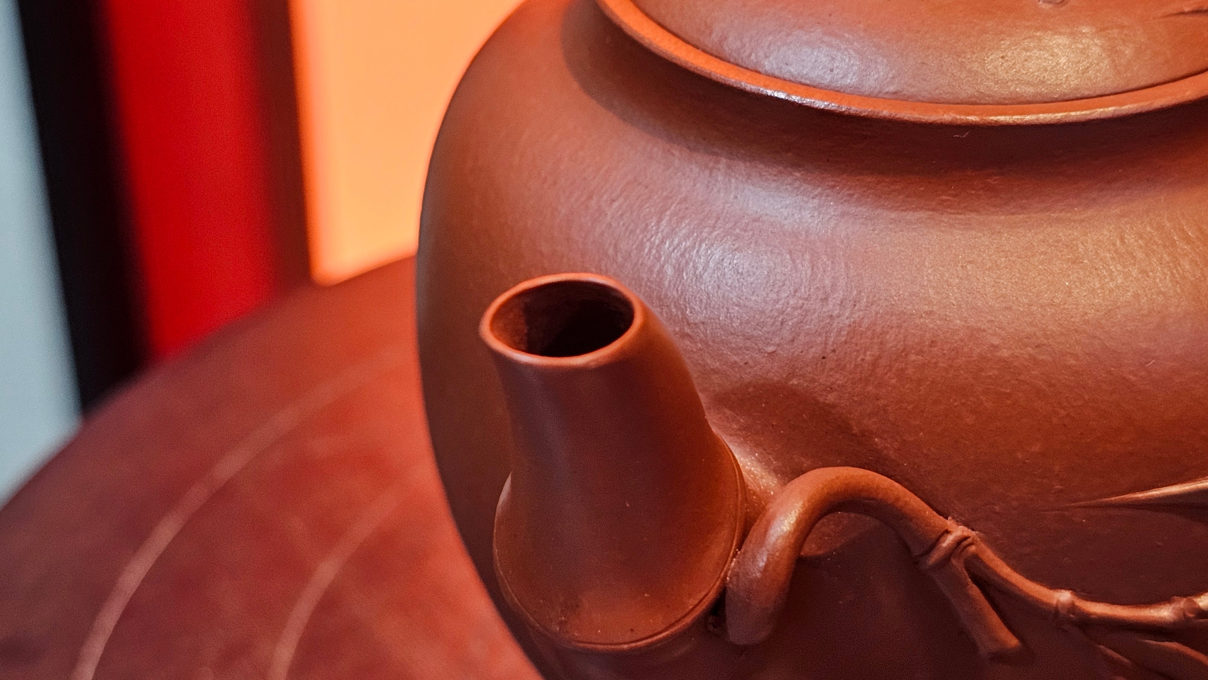 《高风亮节》"Gao Feng Liang Jie",  226.0ml, Ornate 花器! ~ Xiao Mei Yao Zhu Ni 小煤窑朱泥,  by Craftsman Shi Yun 石芸 ~!Congratulations to Mr L.C.! 0217hrs 5th Nov 2025, Taylors! SC!