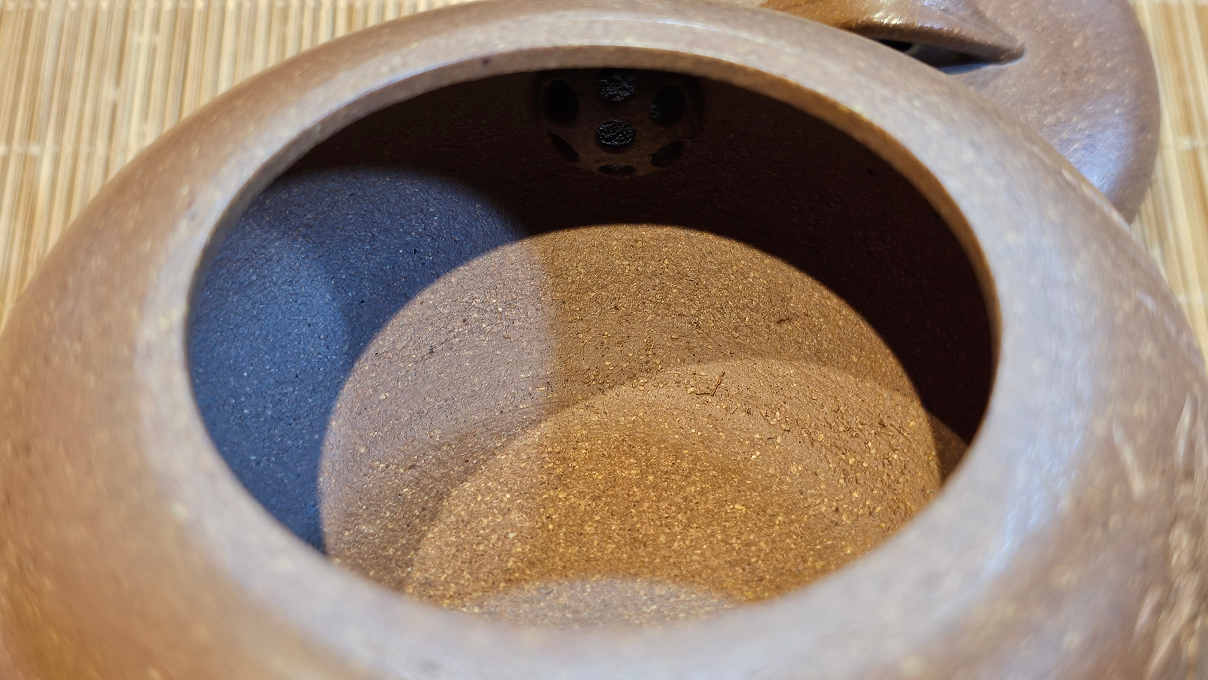 《一叶知秋》Yi Ye Zhi Qiu ~ "The Autumn Leaf", 167.7ml, Bao Shan Duan Ni 宝山段泥, by our Craftsman Zhang Huan 张欢, Bamboo and Calligraphy Engraving by Craftsman Yi Cheng 逸成 ~!Congratulations to!Ms N.C.! 0903hrs 18th Oct 2025, Los Baños, Philippines🇵🇭!