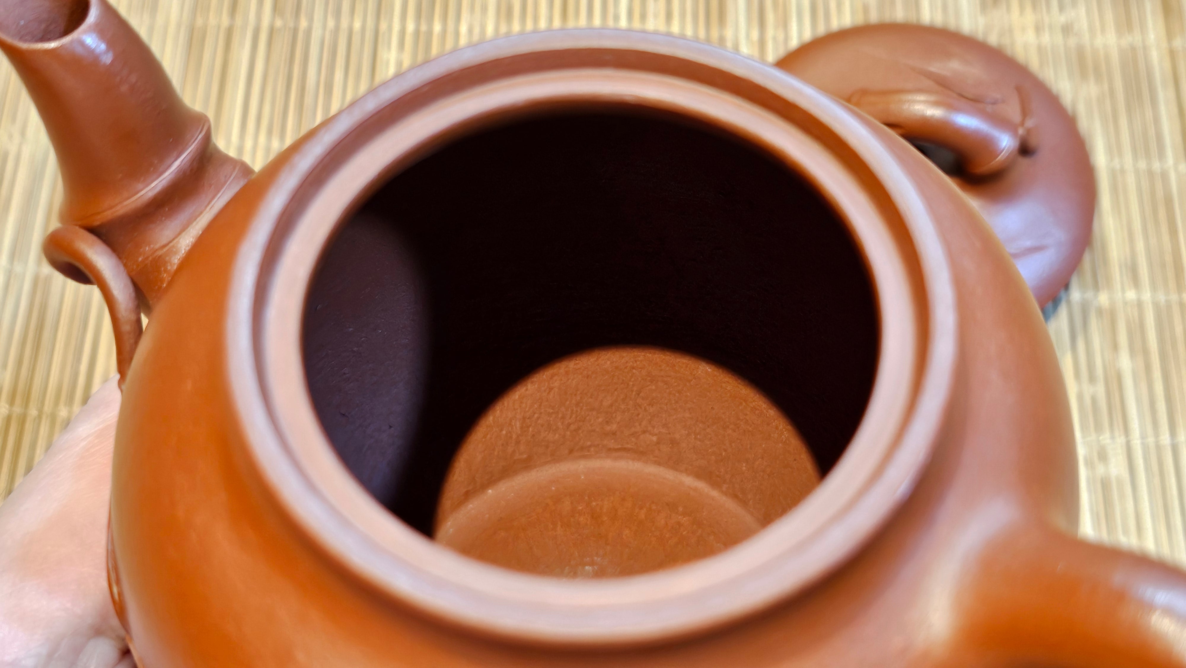 《高风亮节》"Gao Feng Liang Jie",  226.0ml, Ornate 花器! ~ Xiao Mei Yao Zhu Ni 小煤窑朱泥,  by Craftsman Shi Yun 石芸 ~!Congratulations to Mr L.C.! 0217hrs 5th Nov 2025, Taylors! SC!