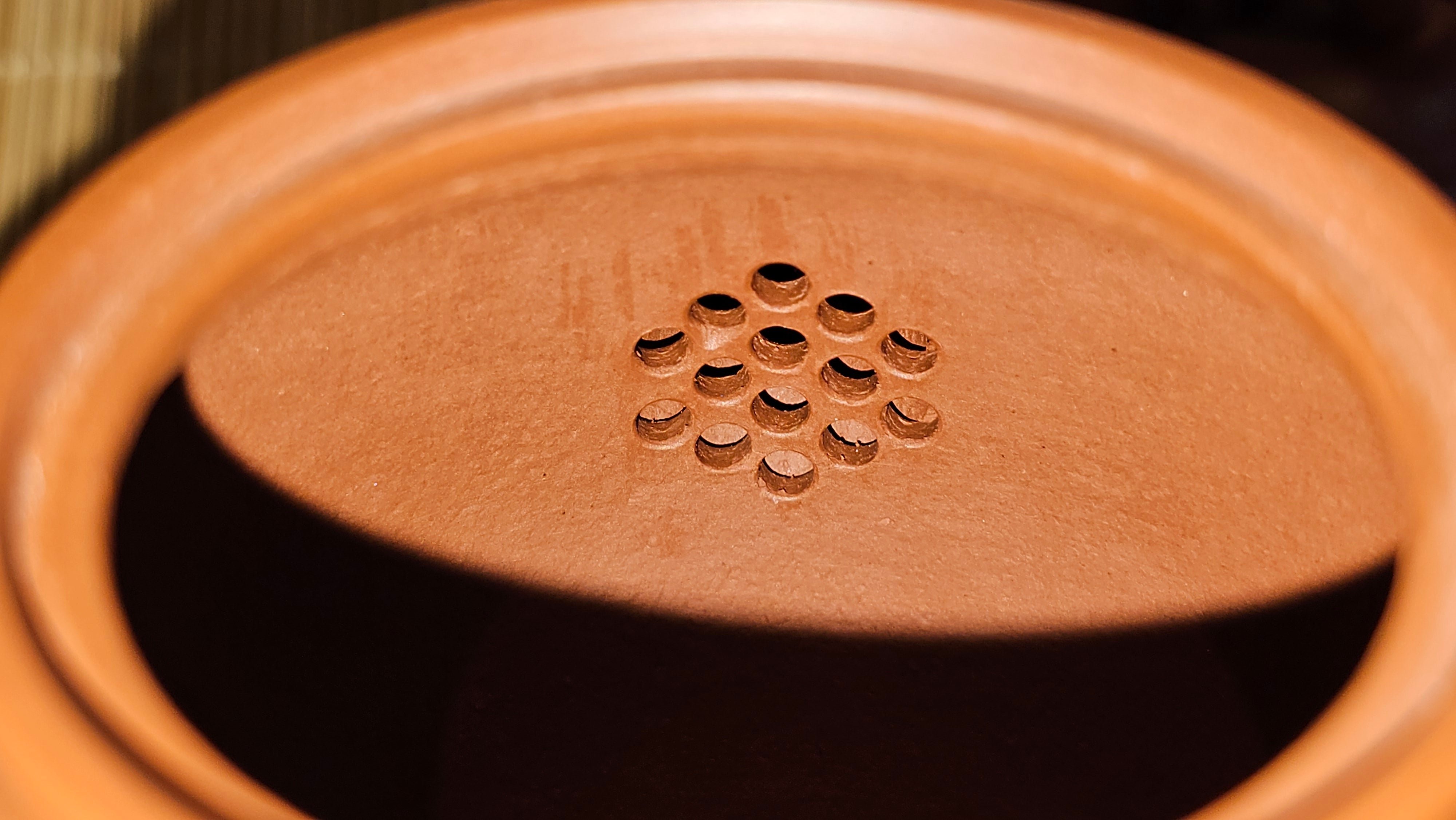 《高风亮节》"Gao Feng Liang Jie",  226.0ml, Ornate 花器! ~ Xiao Mei Yao Zhu Ni 小煤窑朱泥,  by Craftsman Shi Yun 石芸 ~!Congratulations to Mr L.C.! 0217hrs 5th Nov 2025, Taylors! SC!