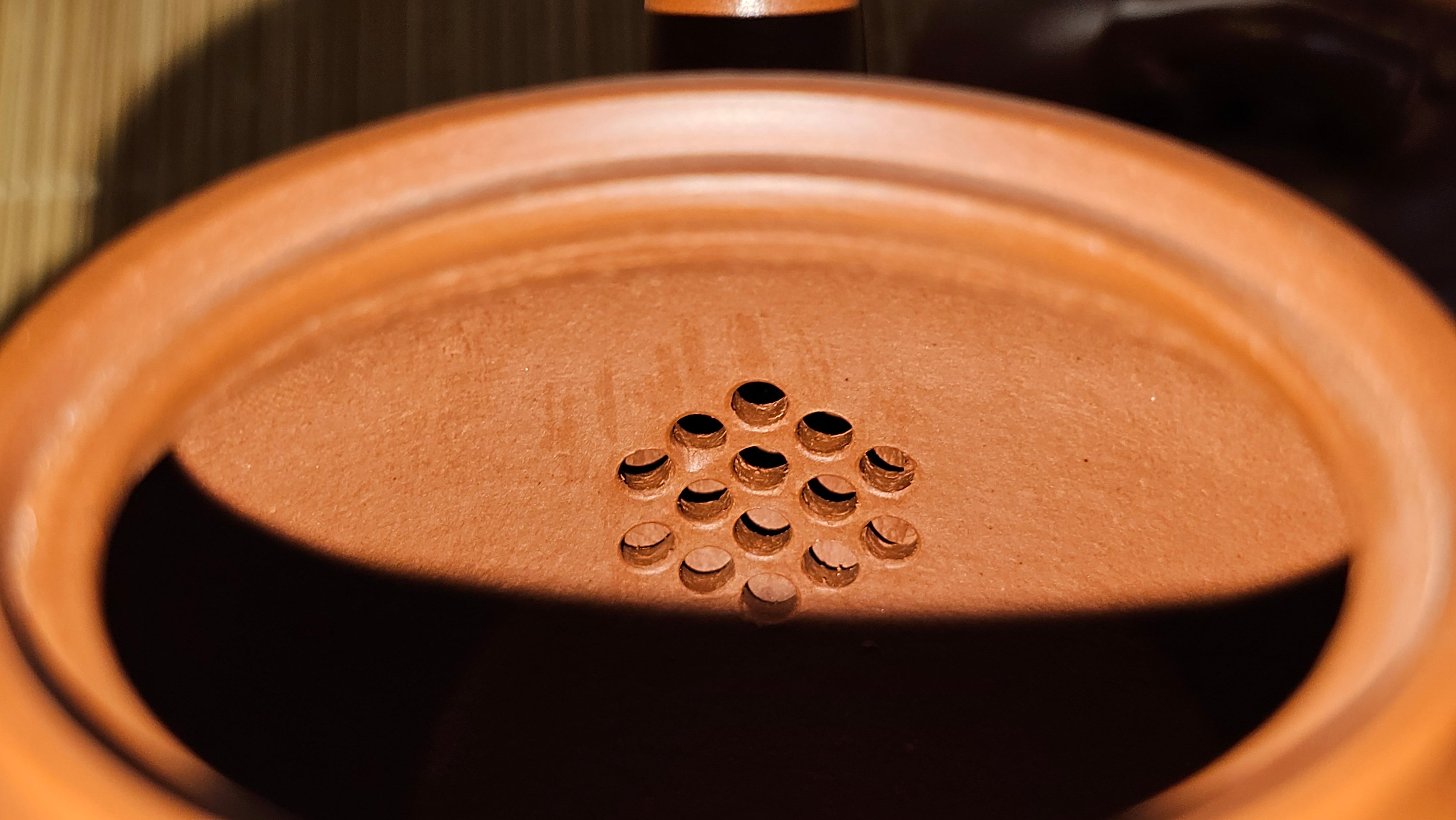 《高风亮节》"Gao Feng Liang Jie",  226.0ml, Ornate 花器! ~ Xiao Mei Yao Zhu Ni 小煤窑朱泥,  by Craftsman Shi Yun 石芸 ~!Congratulations to Mr L.C.! 0217hrs 5th Nov 2025, Taylors! SC!