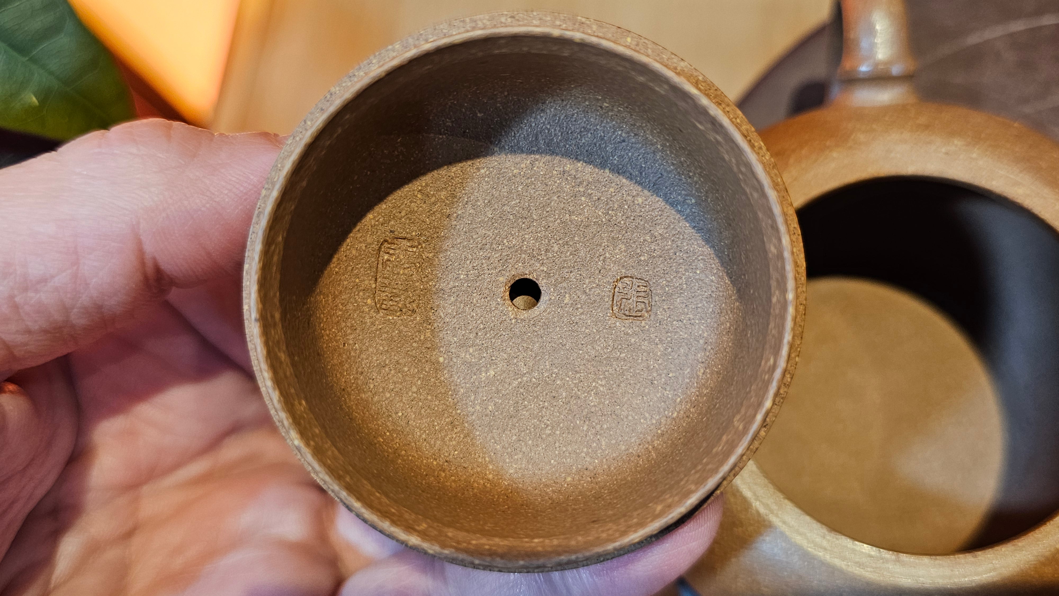 《一叶知秋》Yi Ye Zhi Qiu ~ "The Autumn Leaf", 167.7ml, Bao Shan Duan Ni 宝山段泥, by our Craftsman Zhang Huan 张欢, Bamboo and Calligraphy Engraving by Craftsman Yi Cheng 逸成 ~!Congratulations to!Ms N.C.! 0903hrs 18th Oct 2025, Los Baños, Philippines🇵🇭!