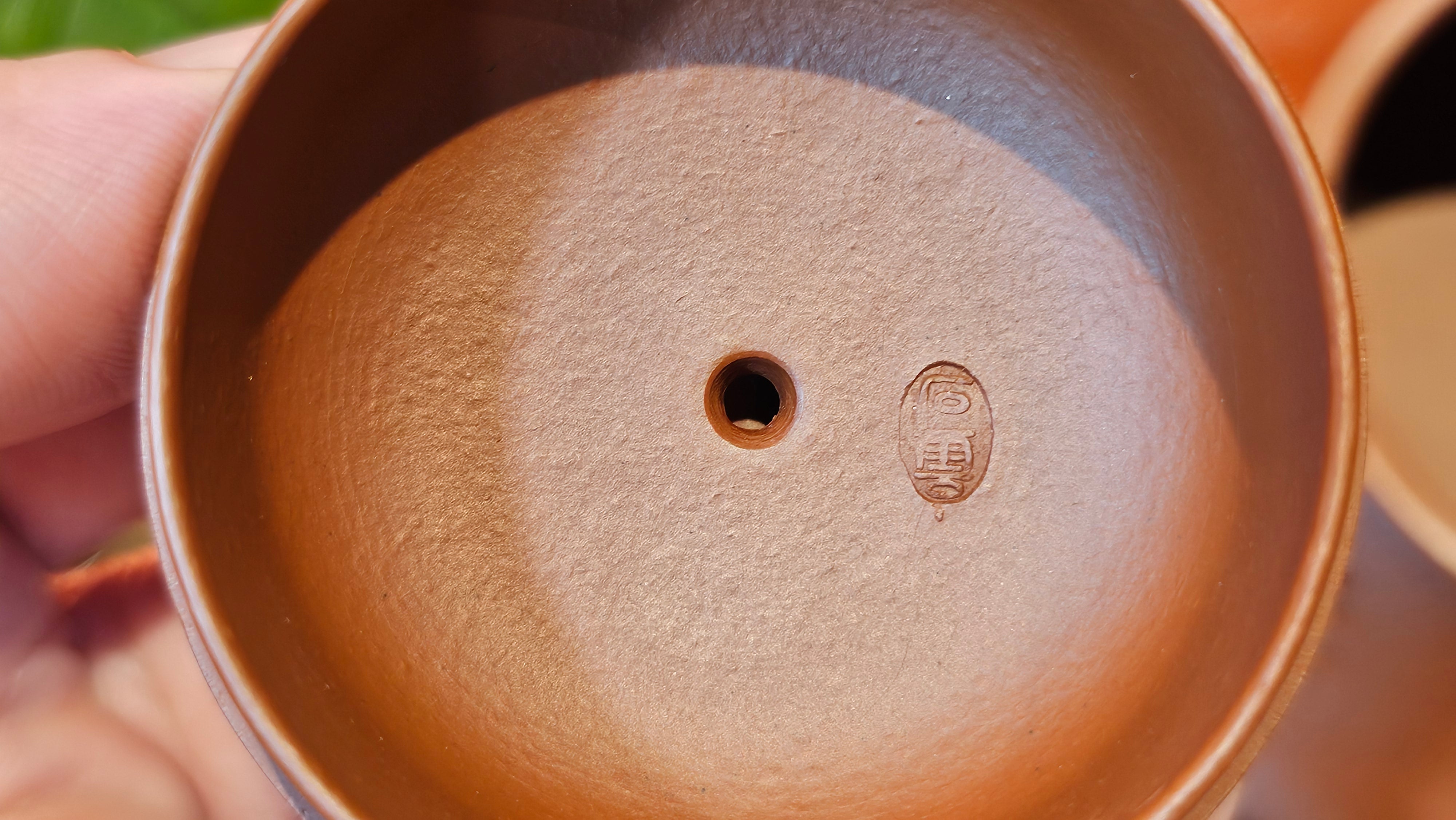 Han Tang Shi Piao 汉棠石瓢, 162.3ml, Xiao Mei Yao Zhu Ni 小煤窑朱泥, by Craftsman Shi Yun 石芸, Engraving by Craftsman Yi De Shu 刻绘 ~ 一德书 ~ Congratulations!to Ms J.C.! 1405hrs 18th Oct 2025, Los Angeles! CA.