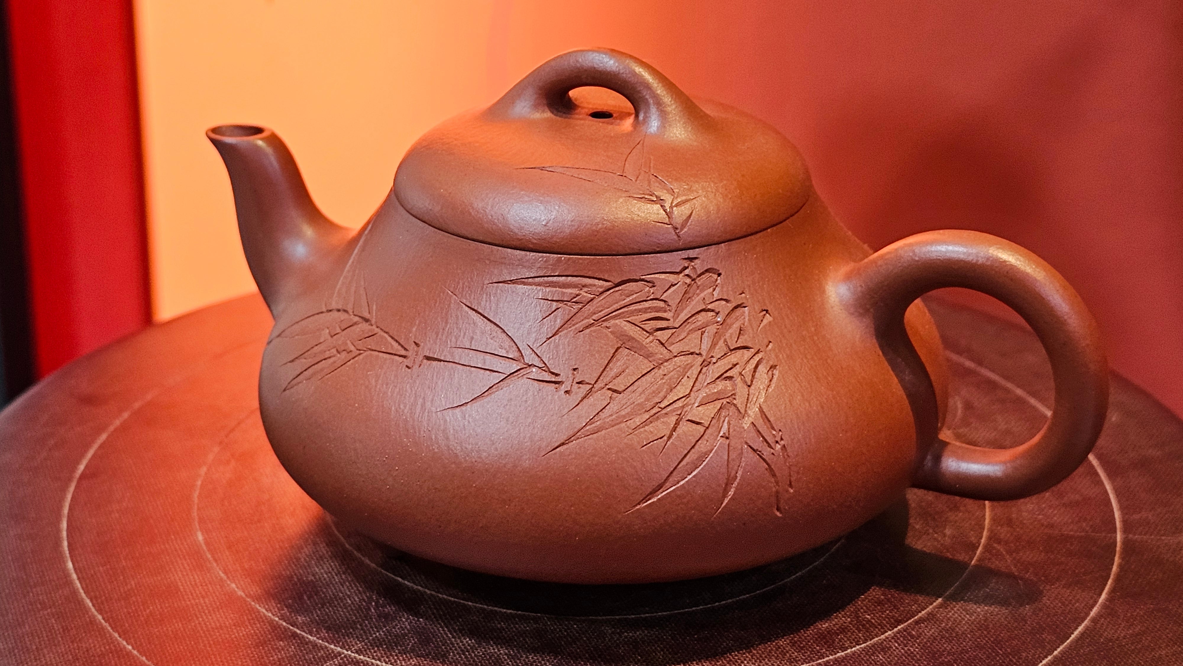 Han Tang Shi Piao 汉棠石瓢, 162.3ml, Xiao Mei Yao Zhu Ni 小煤窑朱泥, by Craftsman Shi Yun 石芸, Engraving by Craftsman Yi De Shu 刻绘 ~ 一德书 ~ Congratulations!to Ms J.C.! 1405hrs 18th Oct 2025, Los Angeles! CA.