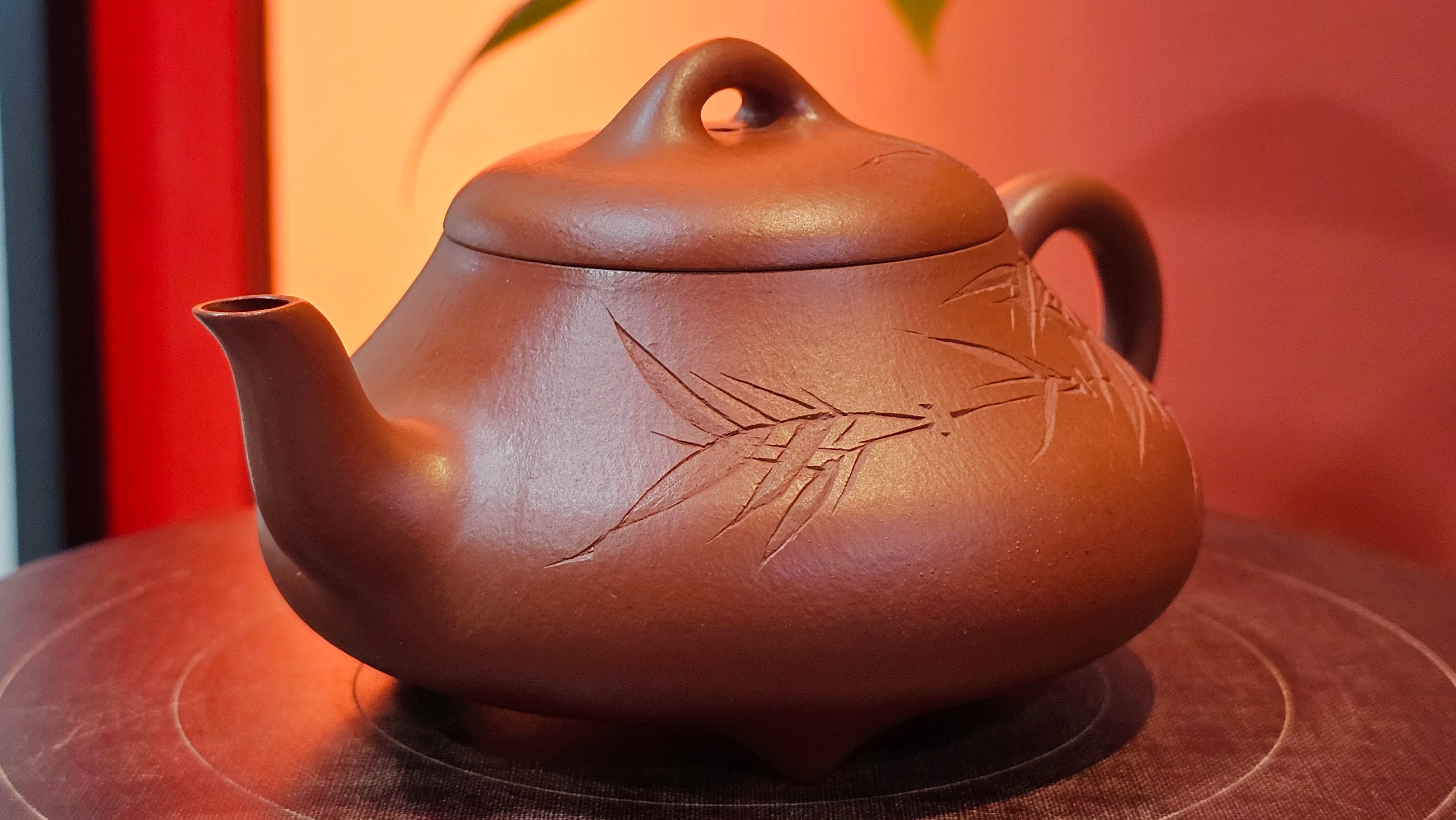 Han Tang Shi Piao 汉棠石瓢, 162.3ml, Xiao Mei Yao Zhu Ni 小煤窑朱泥, by Craftsman Shi Yun 石芸, Engraving by Craftsman Yi De Shu 刻绘 ~ 一德书 ~ Congratulations!to Ms J.C.! 1405hrs 18th Oct 2025, Los Angeles! CA.