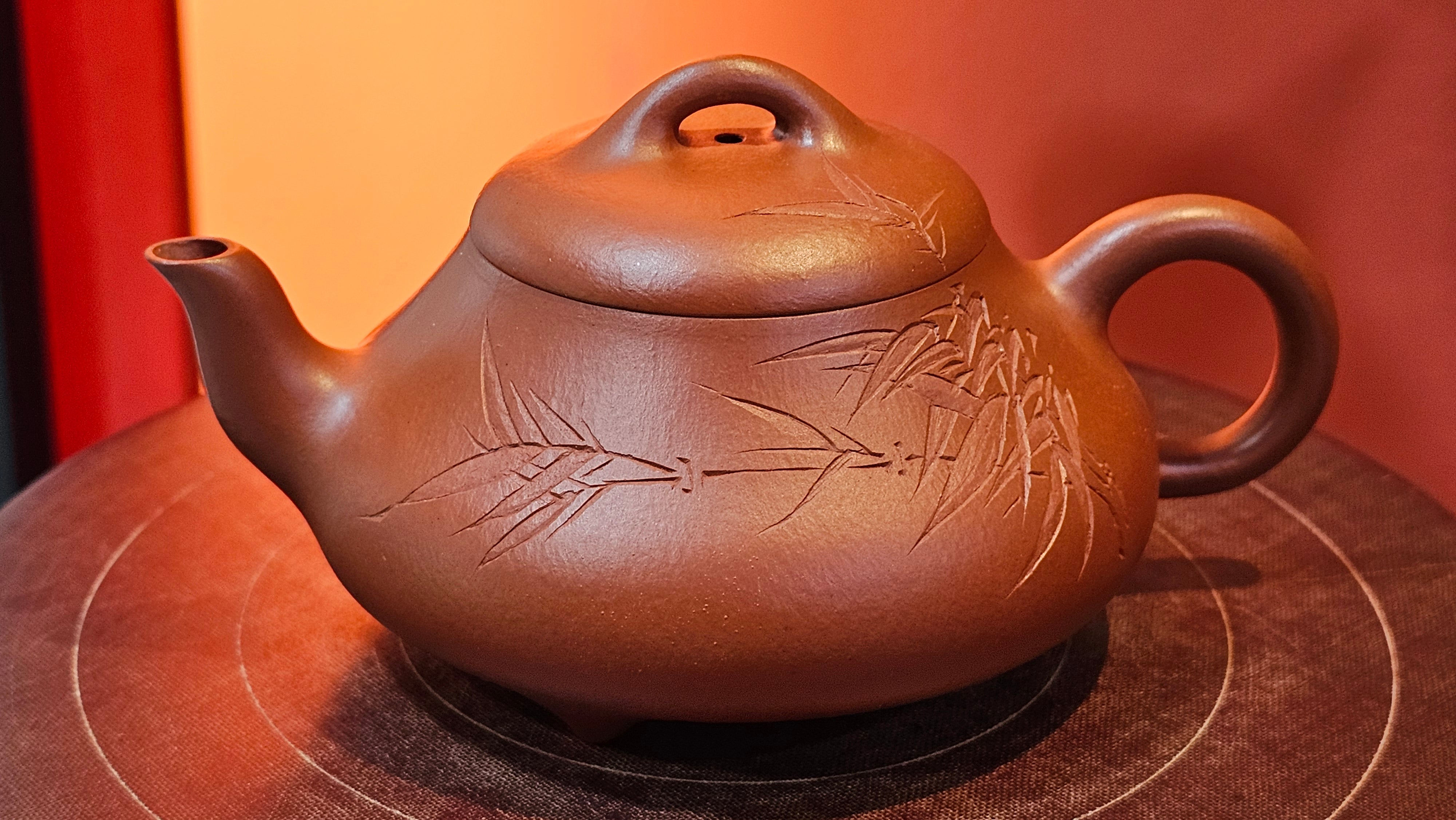 Han Tang Shi Piao 汉棠石瓢, 162.3ml, Xiao Mei Yao Zhu Ni 小煤窑朱泥, by Craftsman Shi Yun 石芸, Engraving by Craftsman Yi De Shu 刻绘 ~ 一德书 ~ Congratulations!to Ms J.C.! 1405hrs 18th Oct 2025, Los Angeles! CA.