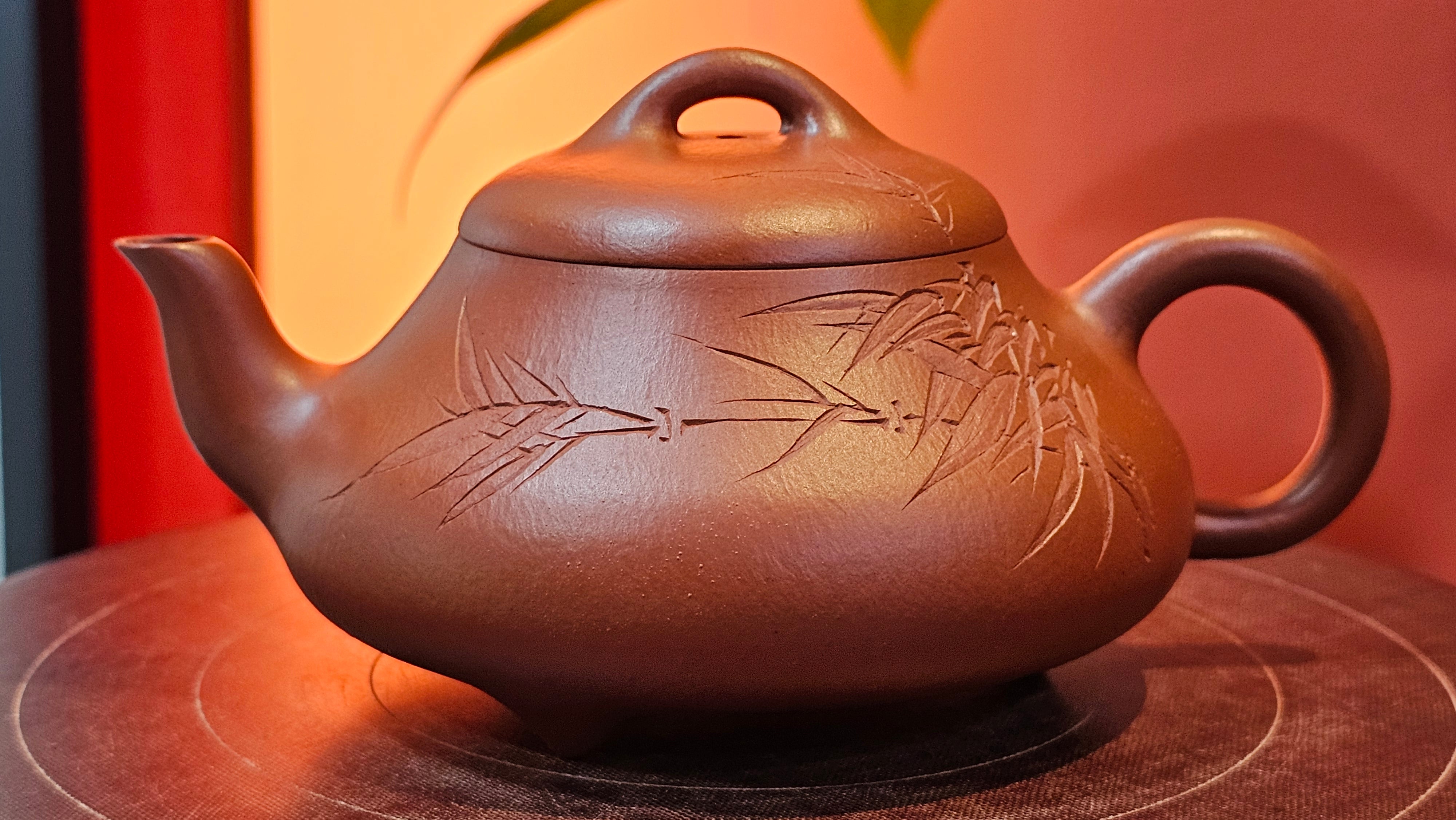 Han Tang Shi Piao 汉棠石瓢, 162.3ml, Xiao Mei Yao Zhu Ni 小煤窑朱泥, by Craftsman Shi Yun 石芸, Engraving by Craftsman Yi De Shu 刻绘 ~ 一德书 ~ Congratulations!to Ms J.C.! 1405hrs 18th Oct 2025, Los Angeles! CA.