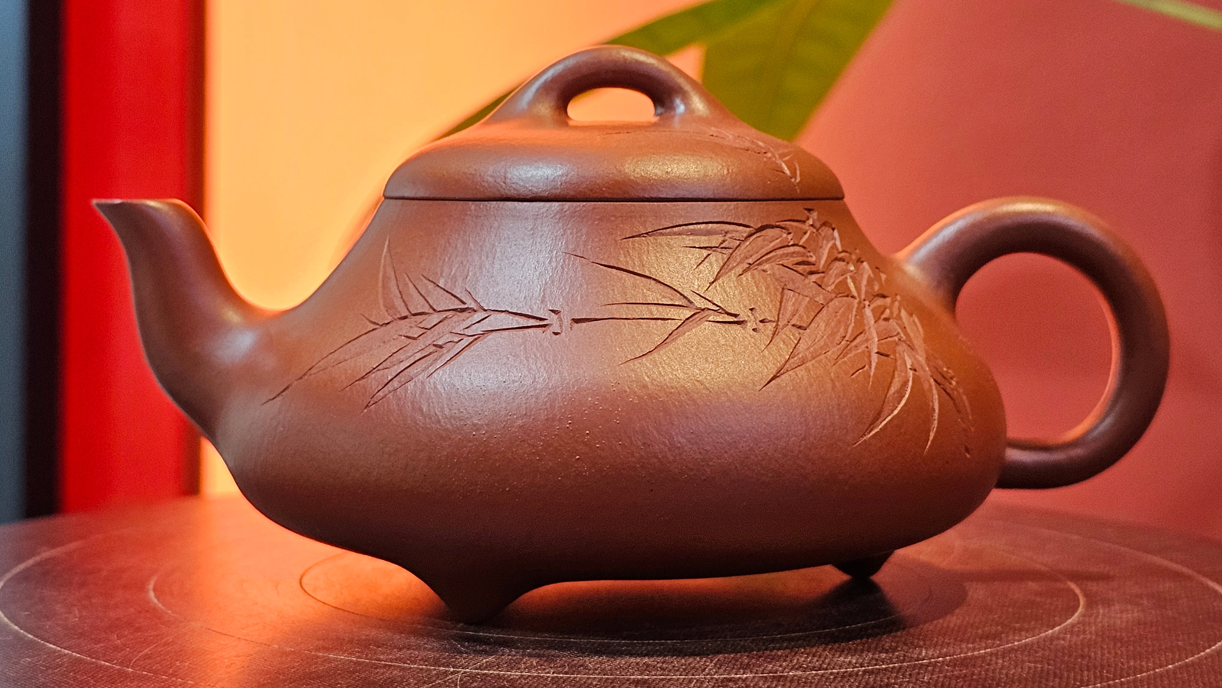 Han Tang Shi Piao 汉棠石瓢, 162.3ml, Xiao Mei Yao Zhu Ni 小煤窑朱泥, by Craftsman Shi Yun 石芸, Engraving by Craftsman Yi De Shu 刻绘 ~ 一德书 ~ Congratulations!to Ms J.C.! 1405hrs 18th Oct 2025, Los Angeles! CA.