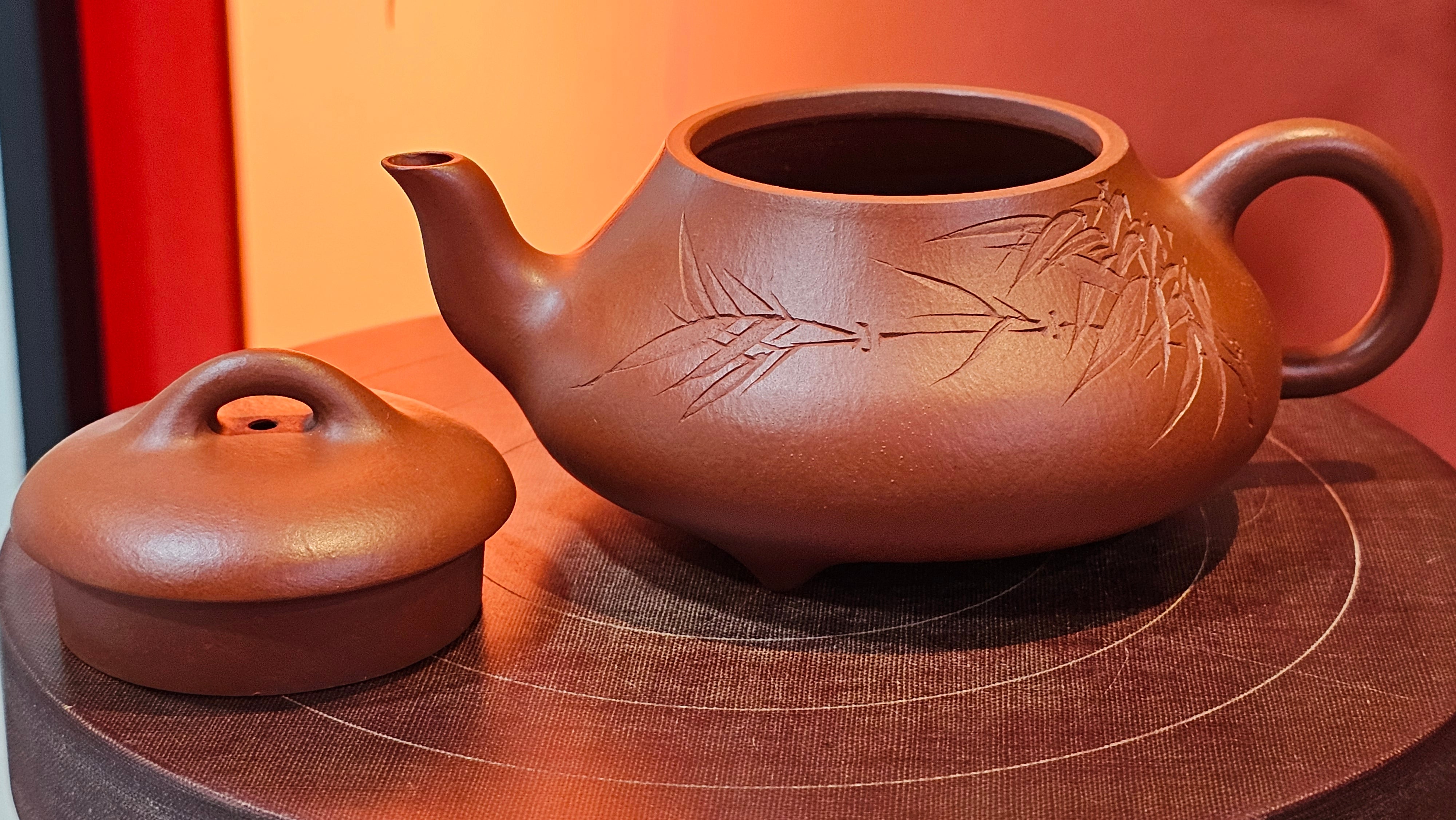 Han Tang Shi Piao 汉棠石瓢, 162.3ml, Xiao Mei Yao Zhu Ni 小煤窑朱泥, by Craftsman Shi Yun 石芸, Engraving by Craftsman Yi De Shu 刻绘 ~ 一德书 ~ Congratulations!to Ms J.C.! 1405hrs 18th Oct 2025, Los Angeles! CA.