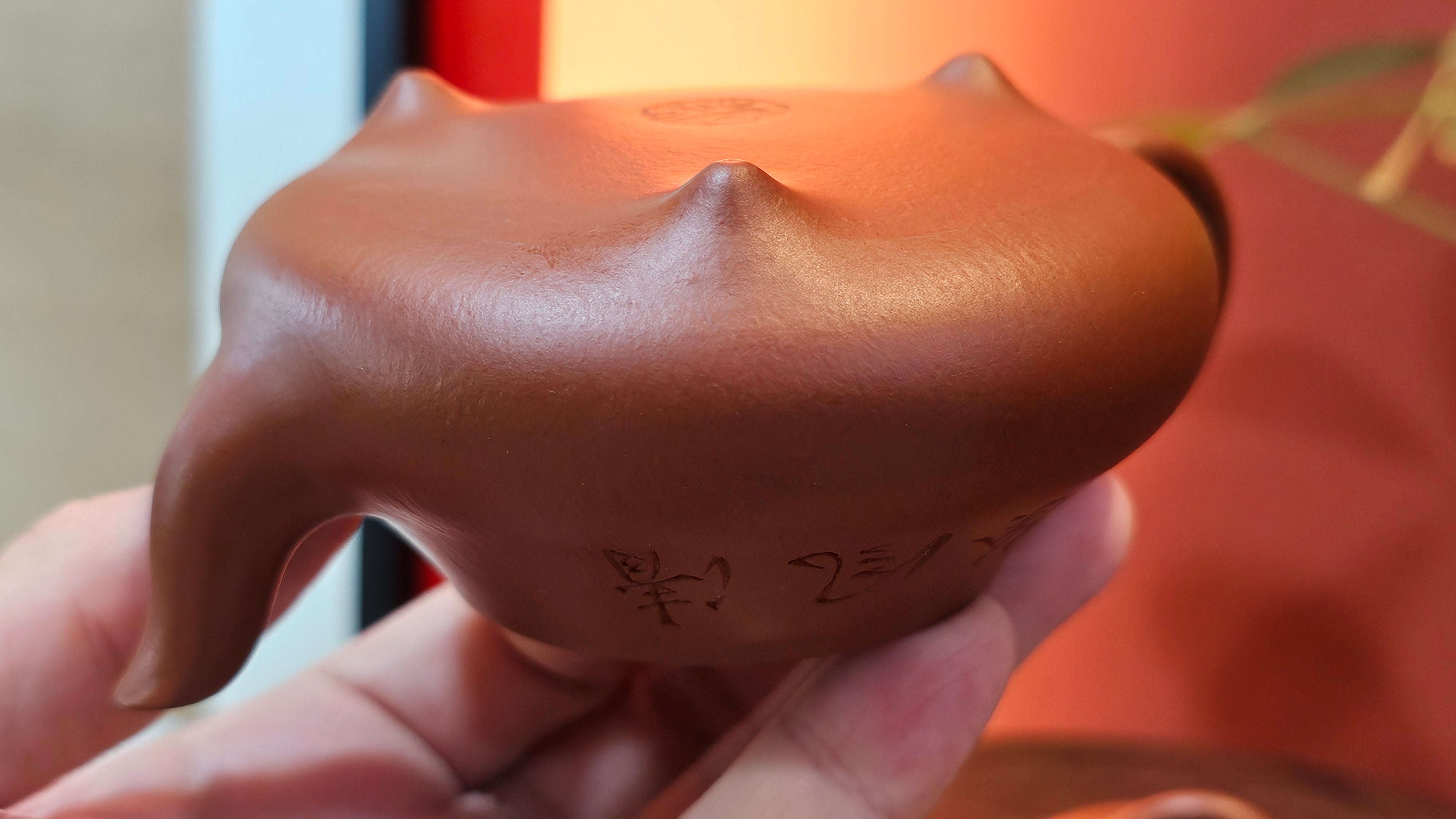 Han Tang Shi Piao 汉棠石瓢, 162.3ml, Xiao Mei Yao Zhu Ni 小煤窑朱泥, by Craftsman Shi Yun 石芸, Engraving by Craftsman Yi De Shu 刻绘 ~ 一德书 ~ Congratulations!to Ms J.C.! 1405hrs 18th Oct 2025, Los Angeles! CA.