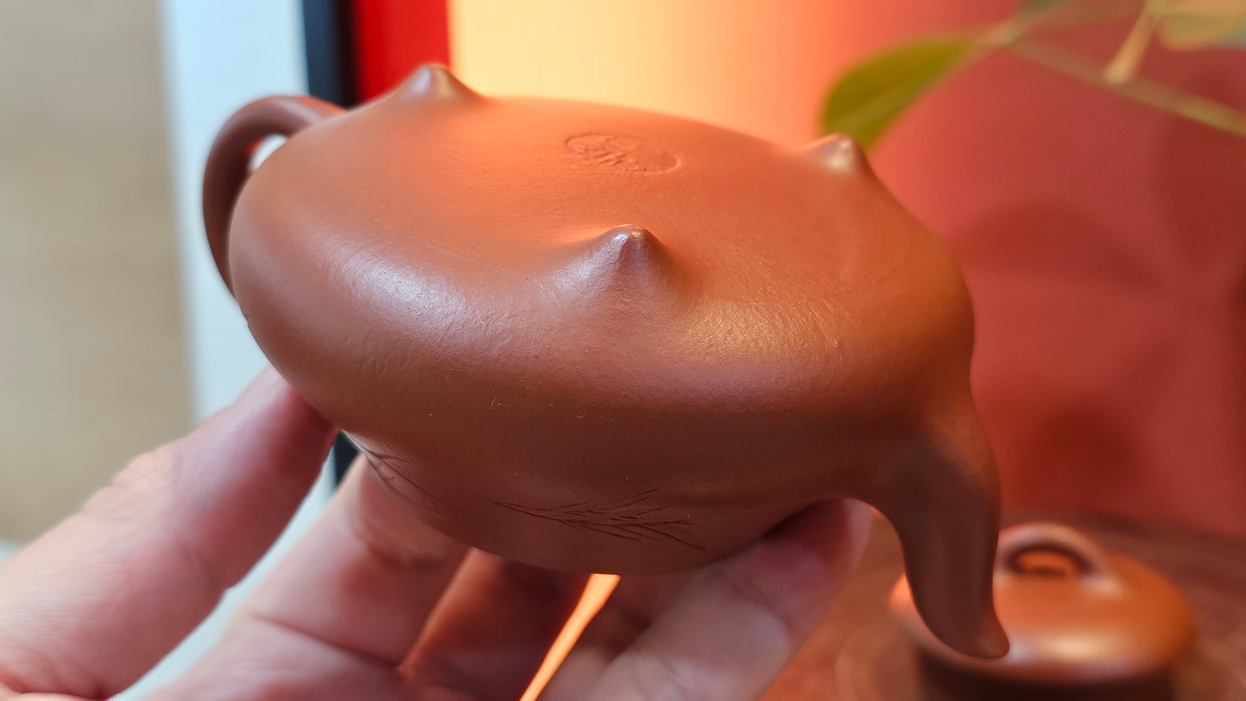 Han Tang Shi Piao 汉棠石瓢, 162.3ml, Xiao Mei Yao Zhu Ni 小煤窑朱泥, by Craftsman Shi Yun 石芸, Engraving by Craftsman Yi De Shu 刻绘 ~ 一德书 ~ Congratulations!to Ms J.C.! 1405hrs 18th Oct 2025, Los Angeles! CA.