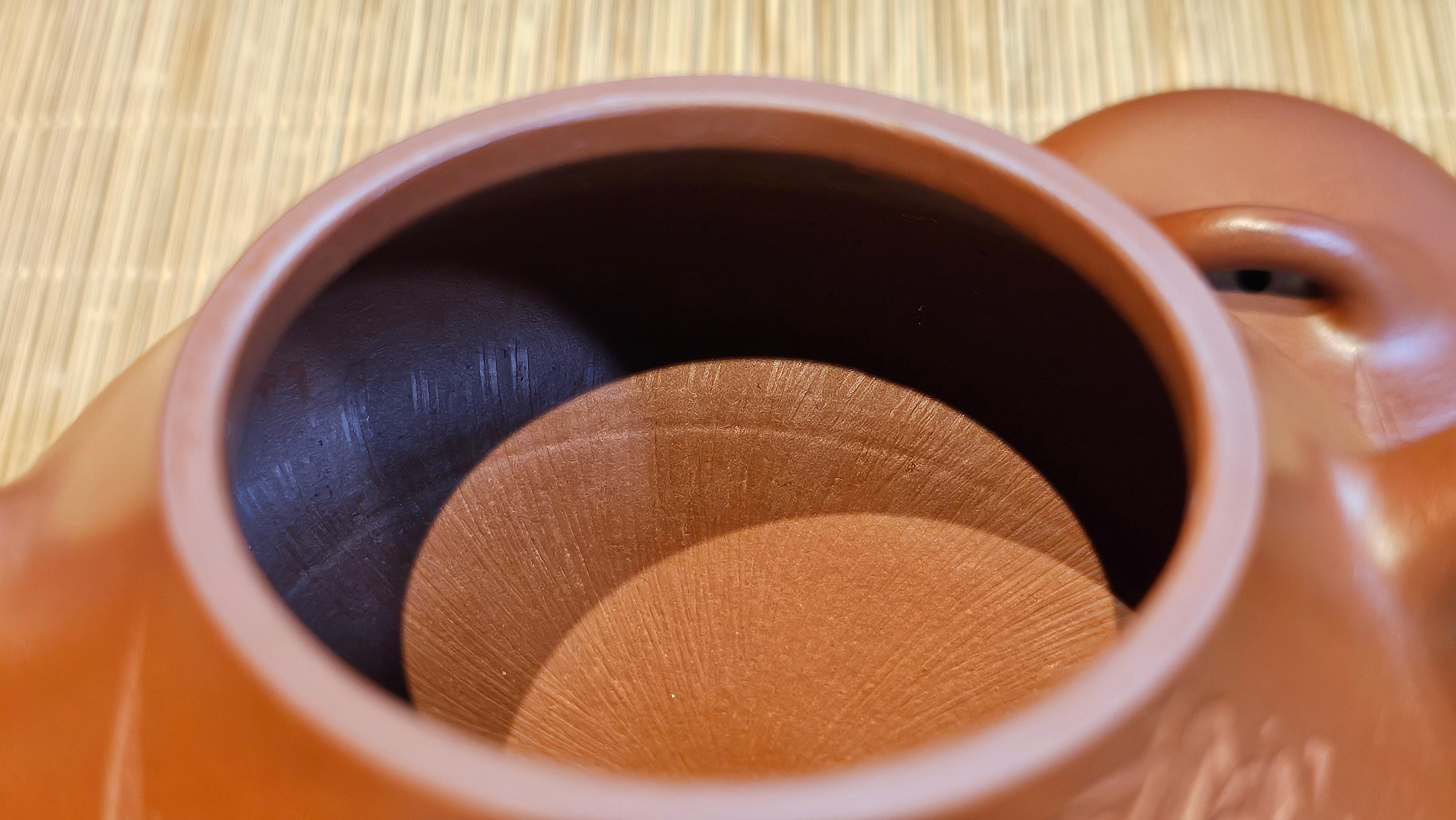 Han Tang Shi Piao 汉棠石瓢, 162.3ml, Xiao Mei Yao Zhu Ni 小煤窑朱泥, by Craftsman Shi Yun 石芸, Engraving by Craftsman Yi De Shu 刻绘 ~ 一德书 ~ Congratulations!to Ms J.C.! 1405hrs 18th Oct 2025, Los Angeles! CA.