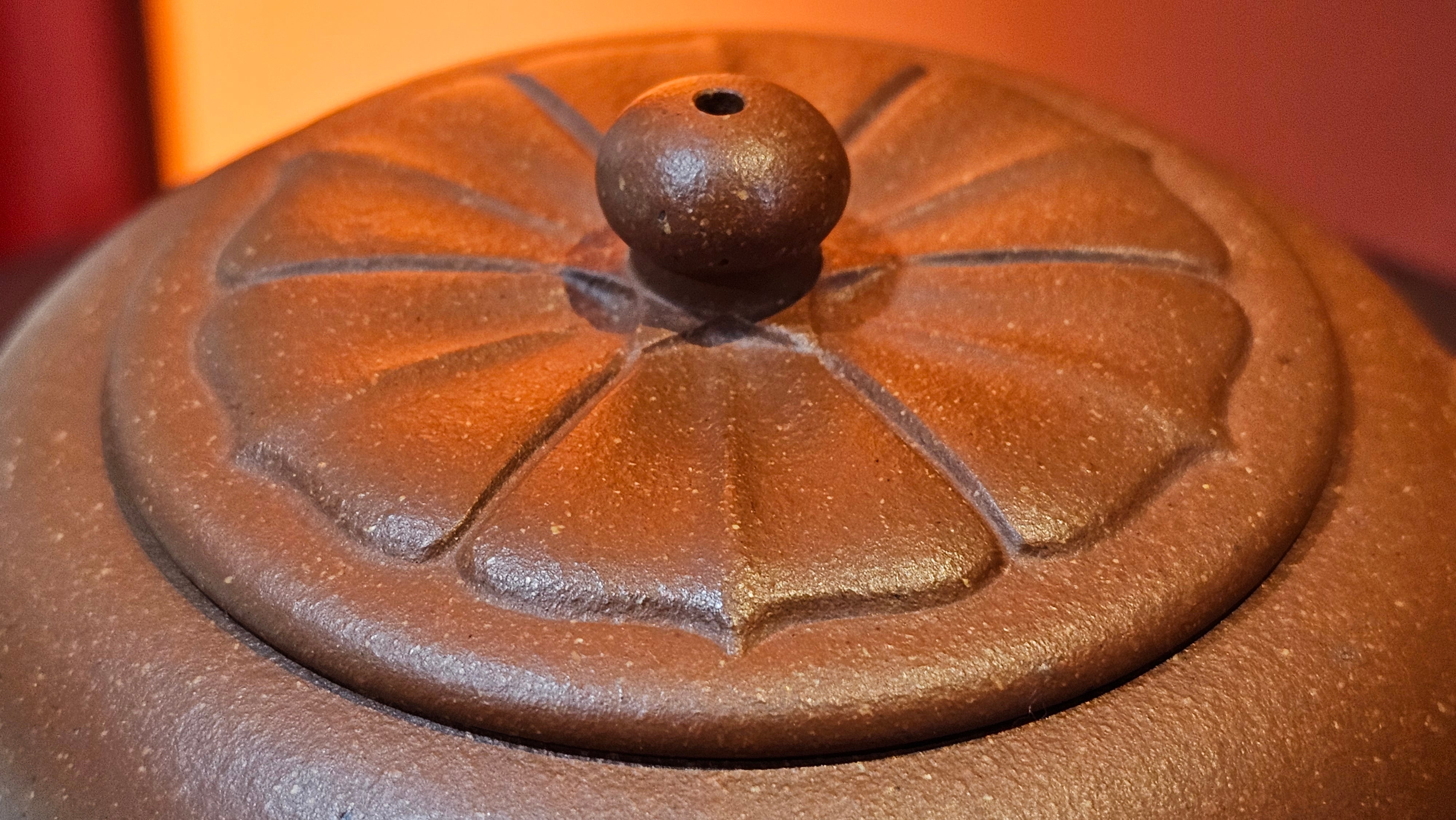 Lian Pu《莲蒲》, 163.7ml, Hong Jiang Po Ni 红降坡泥, by Craftsman Yang Pin Ting 杨聘婷 ~ Congratulations!to Ms J.C.! 1500hrs 26th Oct 2025, Los Angeles, CA!