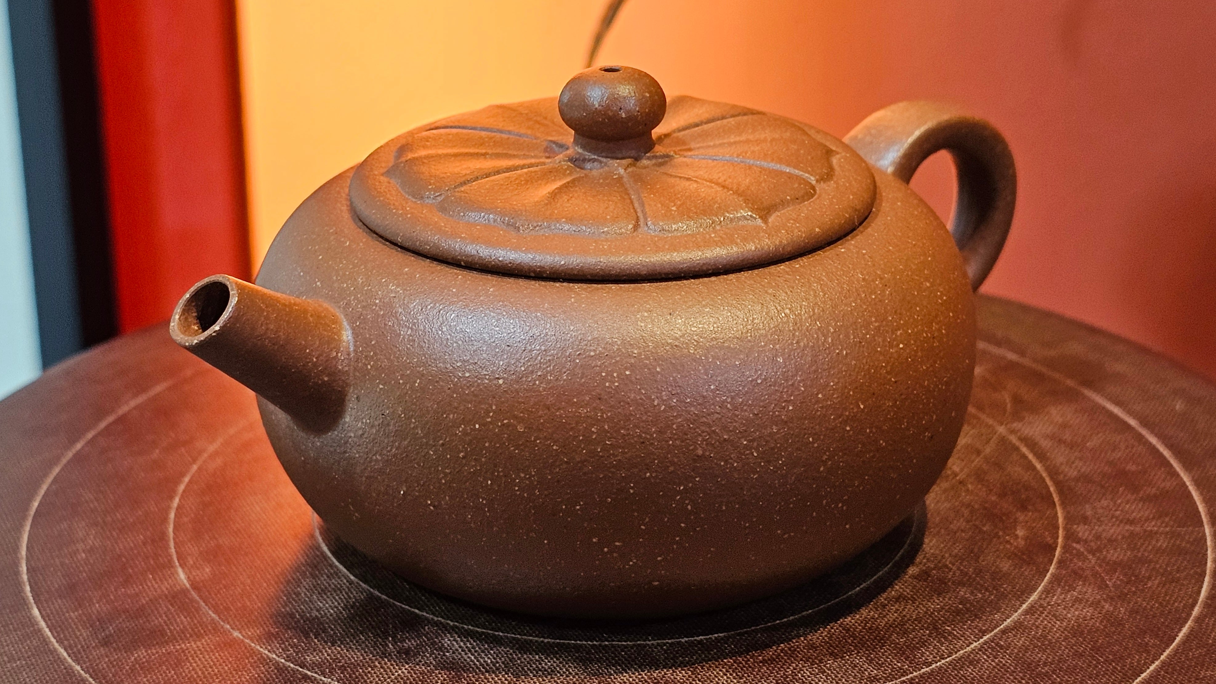 Lian Pu《莲蒲》, 163.7ml, Hong Jiang Po Ni 红降坡泥, by Craftsman Yang Pin Ting 杨聘婷 ~ Congratulations!to Ms J.C.! 1500hrs 26th Oct 2025, Los Angeles, CA!