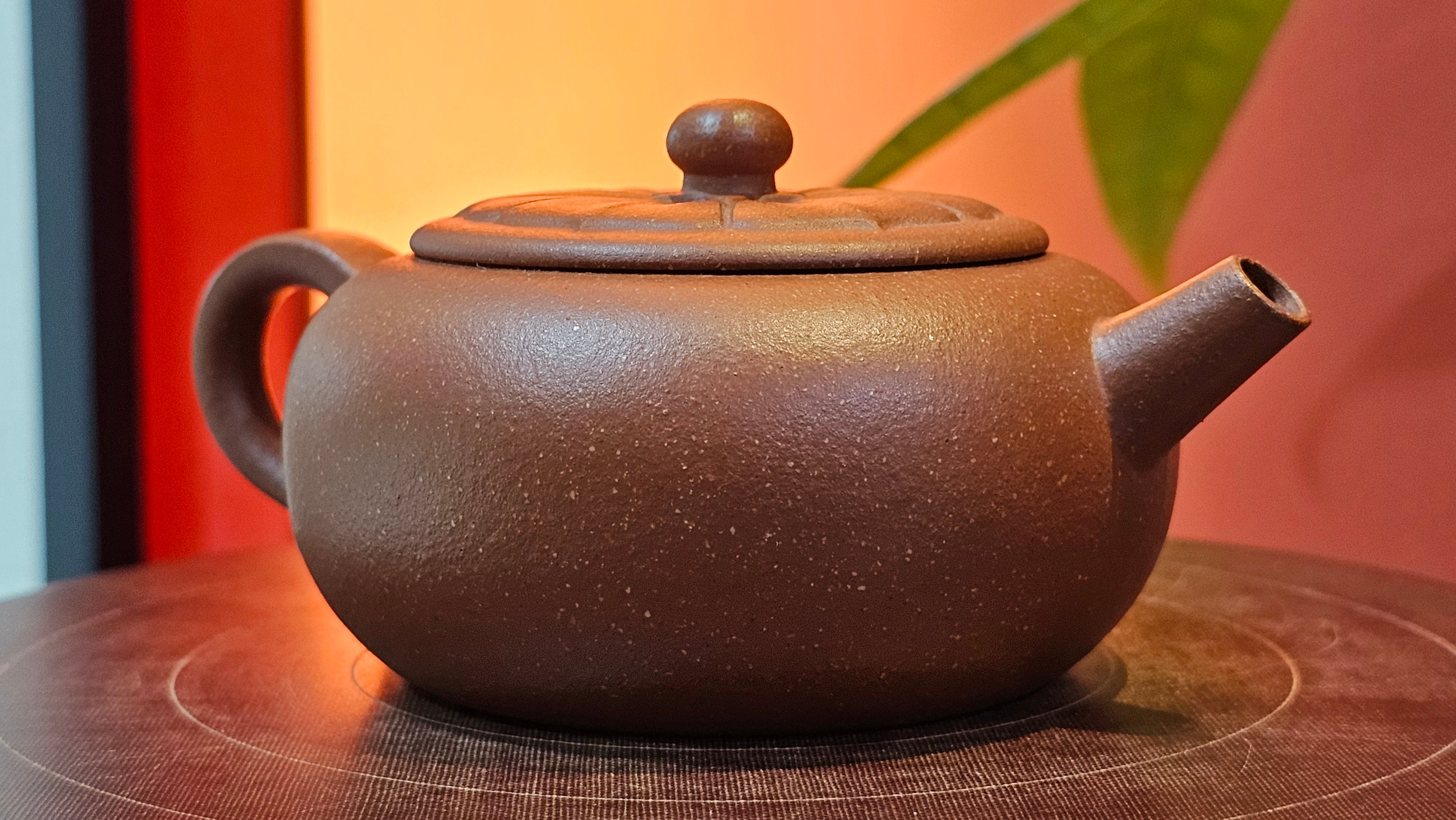 Lian Pu《莲蒲》, 163.7ml, Hong Jiang Po Ni 红降坡泥, by Craftsman Yang Pin Ting 杨聘婷 ~ Congratulations!to Ms J.C.! 1500hrs 26th Oct 2025, Los Angeles, CA!