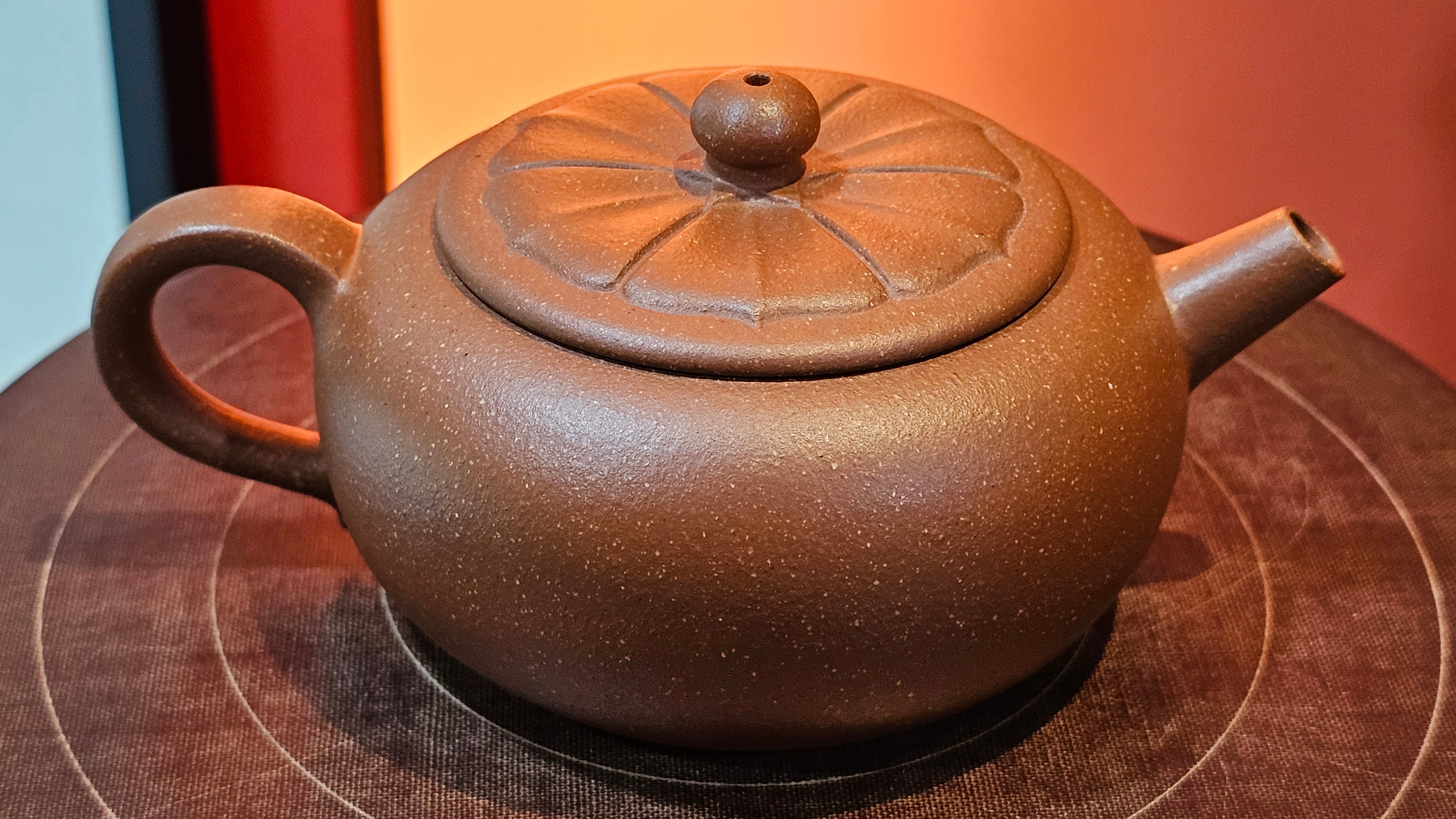 Lian Pu《莲蒲》, 163.7ml, Hong Jiang Po Ni 红降坡泥, by Craftsman Yang Pin Ting 杨聘婷 ~ Congratulations!to Ms J.C.! 1500hrs 26th Oct 2025, Los Angeles, CA!