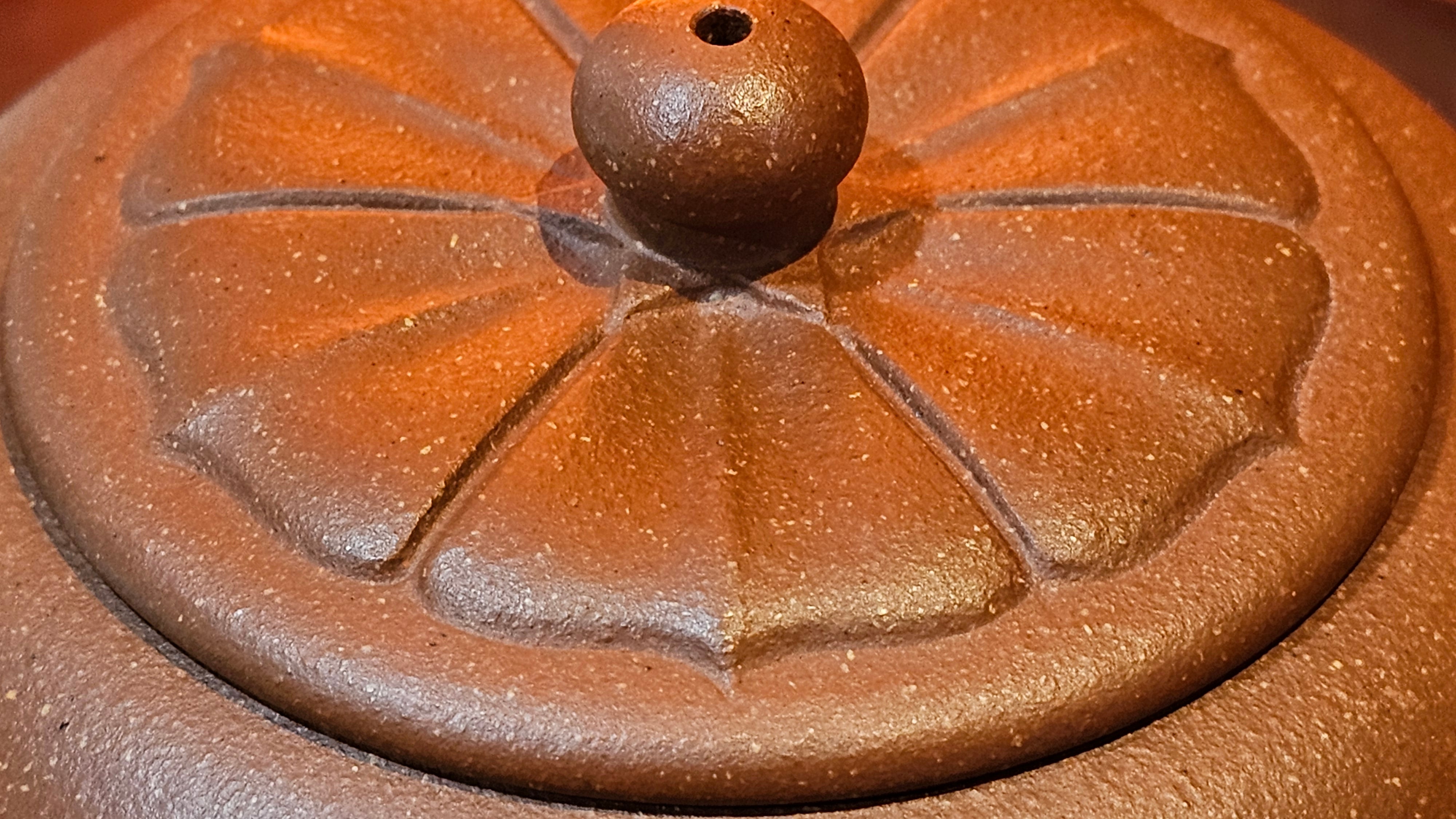 Lian Pu《莲蒲》, 163.7ml, Hong Jiang Po Ni 红降坡泥, by Craftsman Yang Pin Ting 杨聘婷 ~ Congratulations!to Ms J.C.! 1500hrs 26th Oct 2025, Los Angeles, CA!