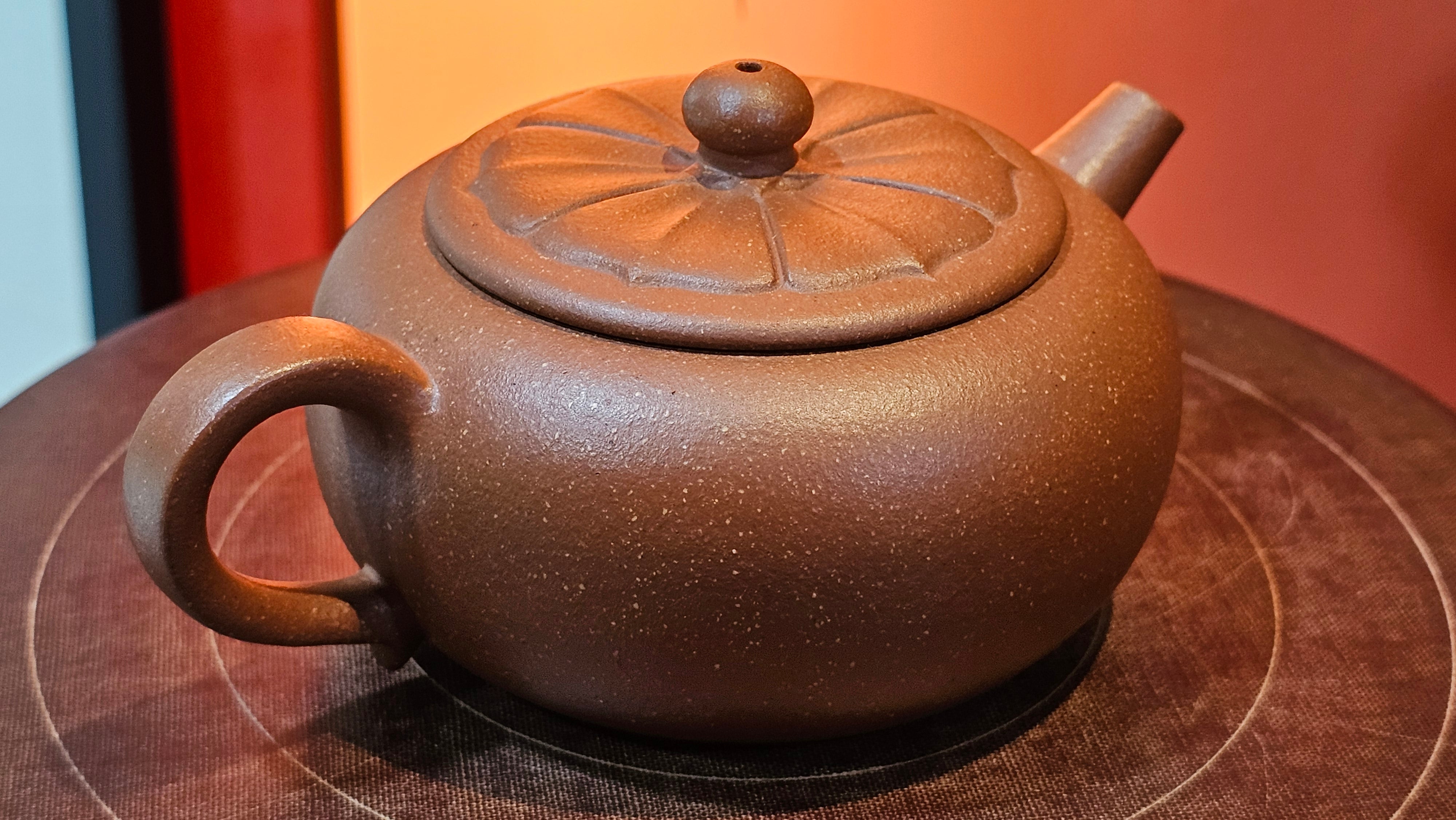 Lian Pu《莲蒲》, 163.7ml, Hong Jiang Po Ni 红降坡泥, by Craftsman Yang Pin Ting 杨聘婷 ~ Congratulations!to Ms J.C.! 1500hrs 26th Oct 2025, Los Angeles, CA!