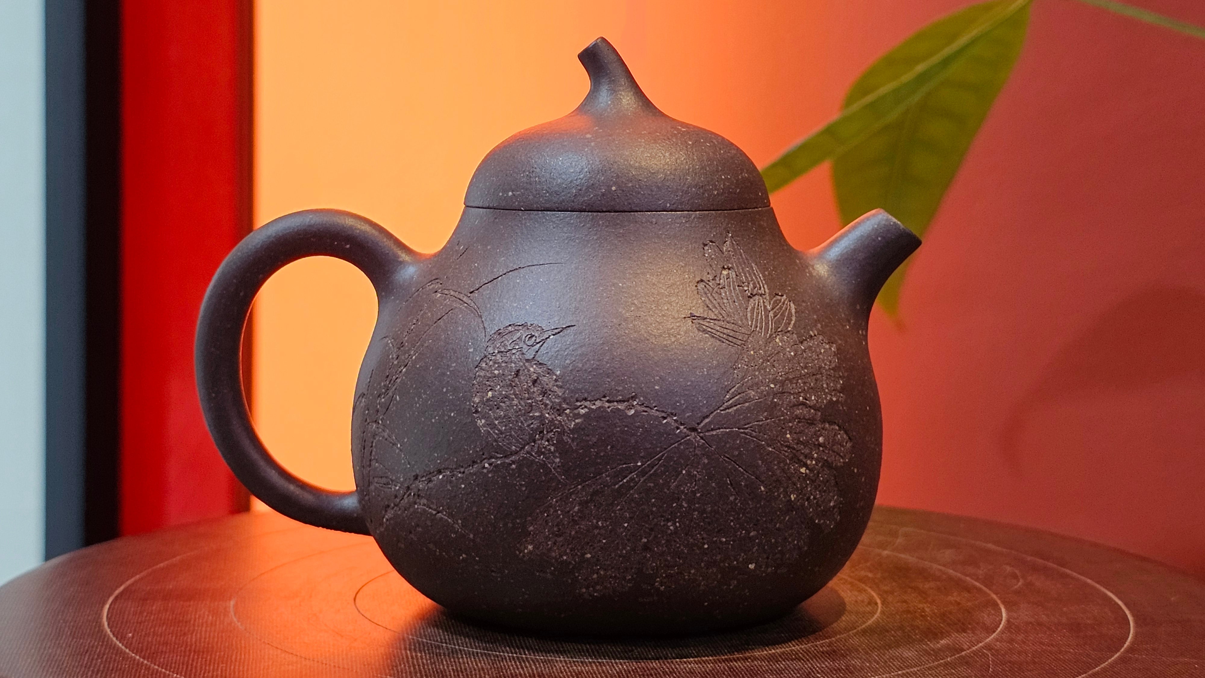 Qie Gua《茄瓜》~ "The Gourd", 153.3ml, Hei Zi Ni 黑紫泥, by our Craftsman Zhang Huan 张欢, Calligraphy and Lotus Flower Engraving by Craftsman Yi Cheng 逸成 ~ Congratulations to Mr W.K.! 1941hrs 20th Oct 2025, Austin! TX!