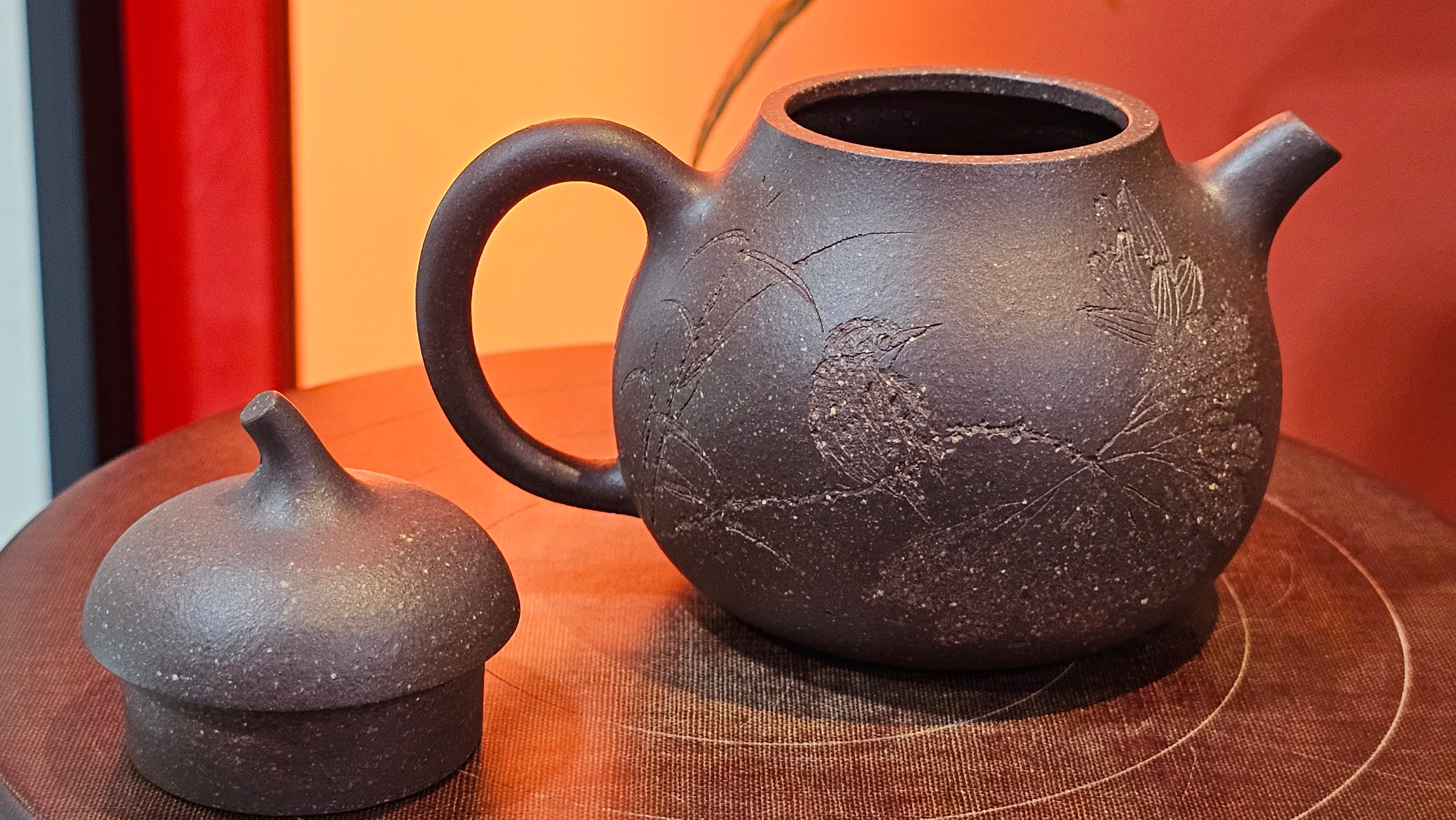 Qie Gua《茄瓜》~ "The Gourd", 153.3ml, Hei Zi Ni 黑紫泥, by our Craftsman Zhang Huan 张欢, Calligraphy and Lotus Flower Engraving by Craftsman Yi Cheng 逸成 ~ Congratulations to Mr W.K.! 1941hrs 20th Oct 2025, Austin! TX!