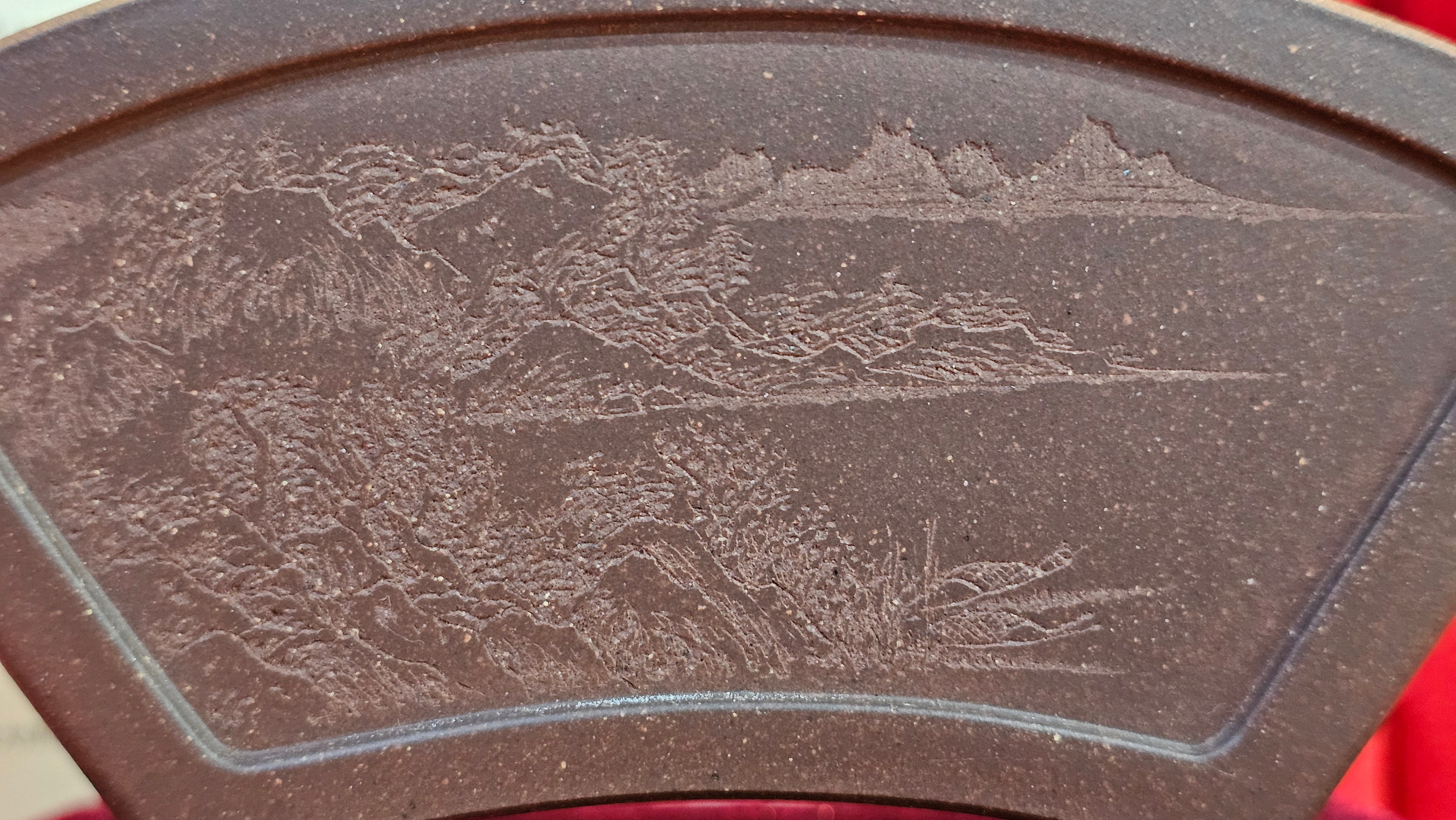 《清贡扇形盆》"Qing Gong Shan Xing Pen ~ Qing Style Fan-Shape Open Configuration", Di Cao Qing Zi Ni, by L2A Senior Consummate Artist Yuan Hui 高级振兴技艺师兼高级工艺美术师～袁辉。