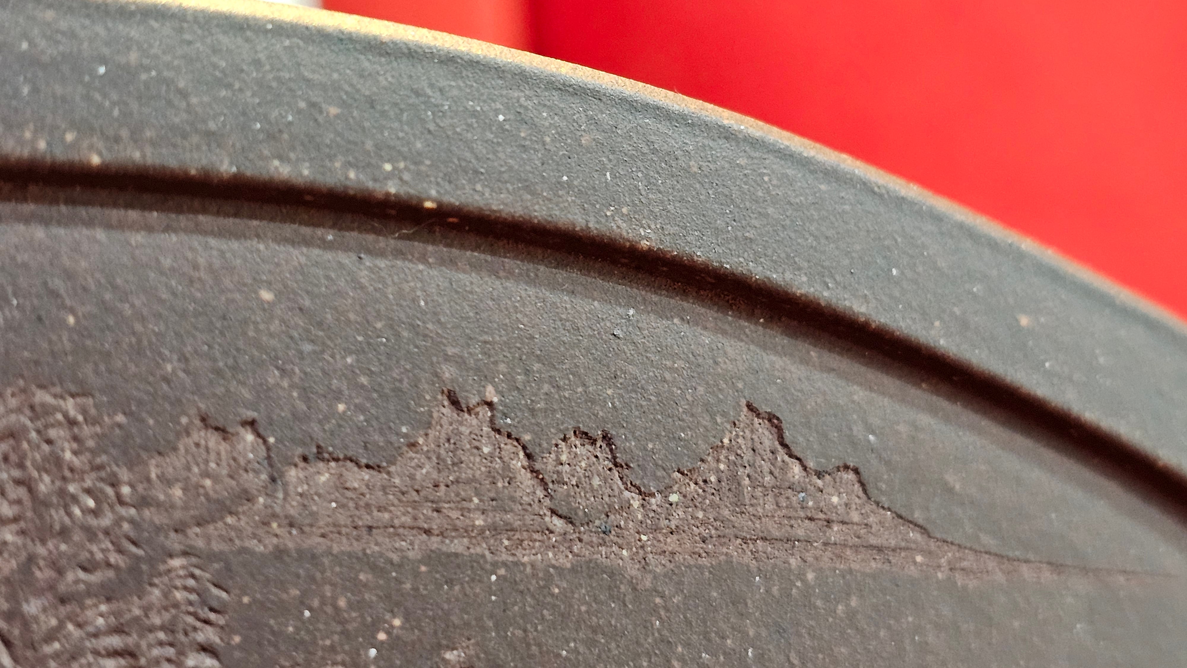 《清贡扇形盆》"Qing Gong Shan Xing Pen ~ Qing Style Fan-Shape Open Configuration", Di Cao Qing Zi Ni, by L2A Senior Consummate Artist Yuan Hui 高级振兴技艺师兼高级工艺美术师～袁辉。