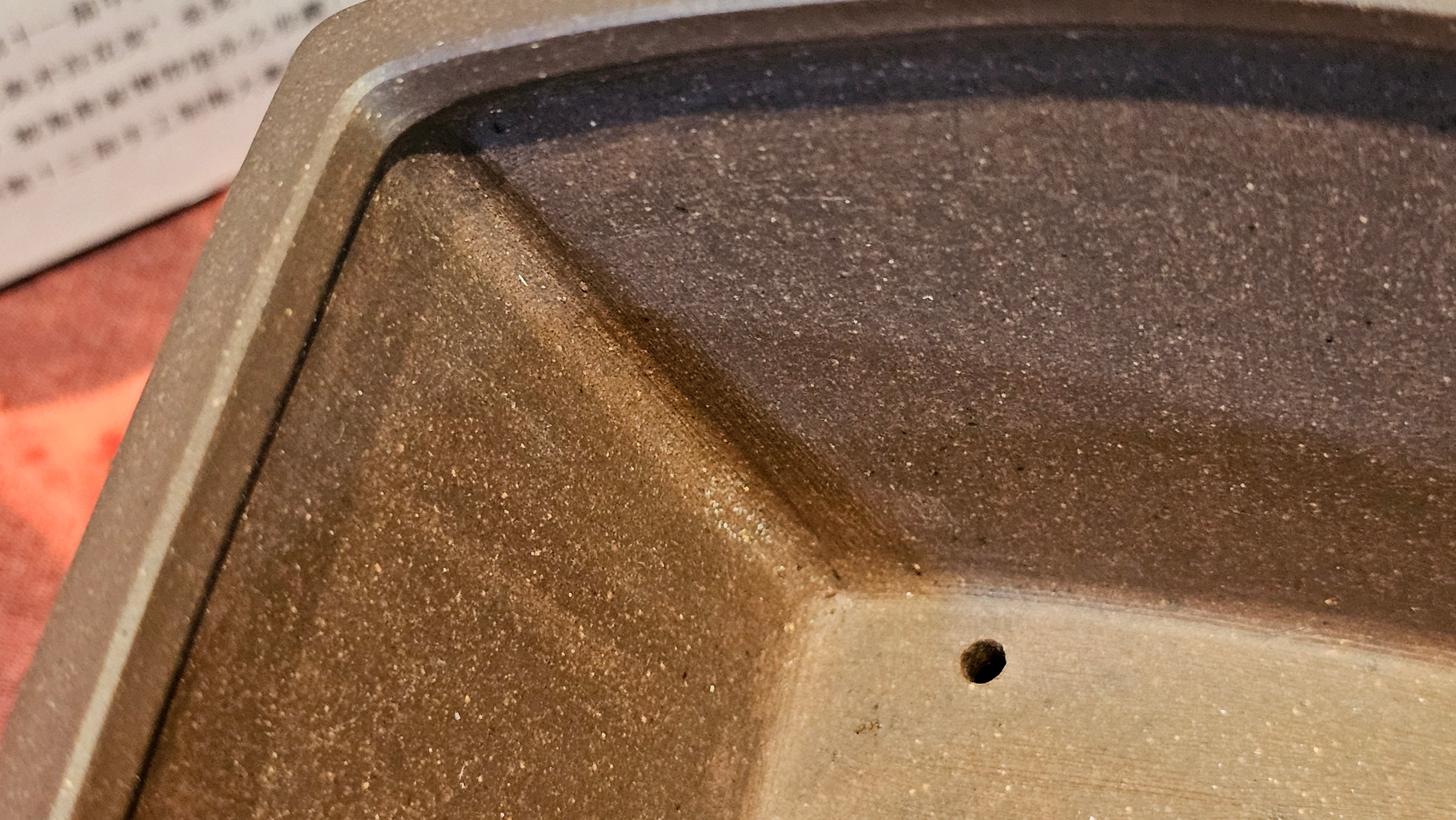 《清贡扇形盆》"Qing Gong Shan Xing Pen ~ Qing Style Fan-Shape Open Configuration", Di Cao Qing Zi Ni, by L2A Senior Consummate Artist Yuan Hui 高级振兴技艺师兼高级工艺美术师～袁辉。