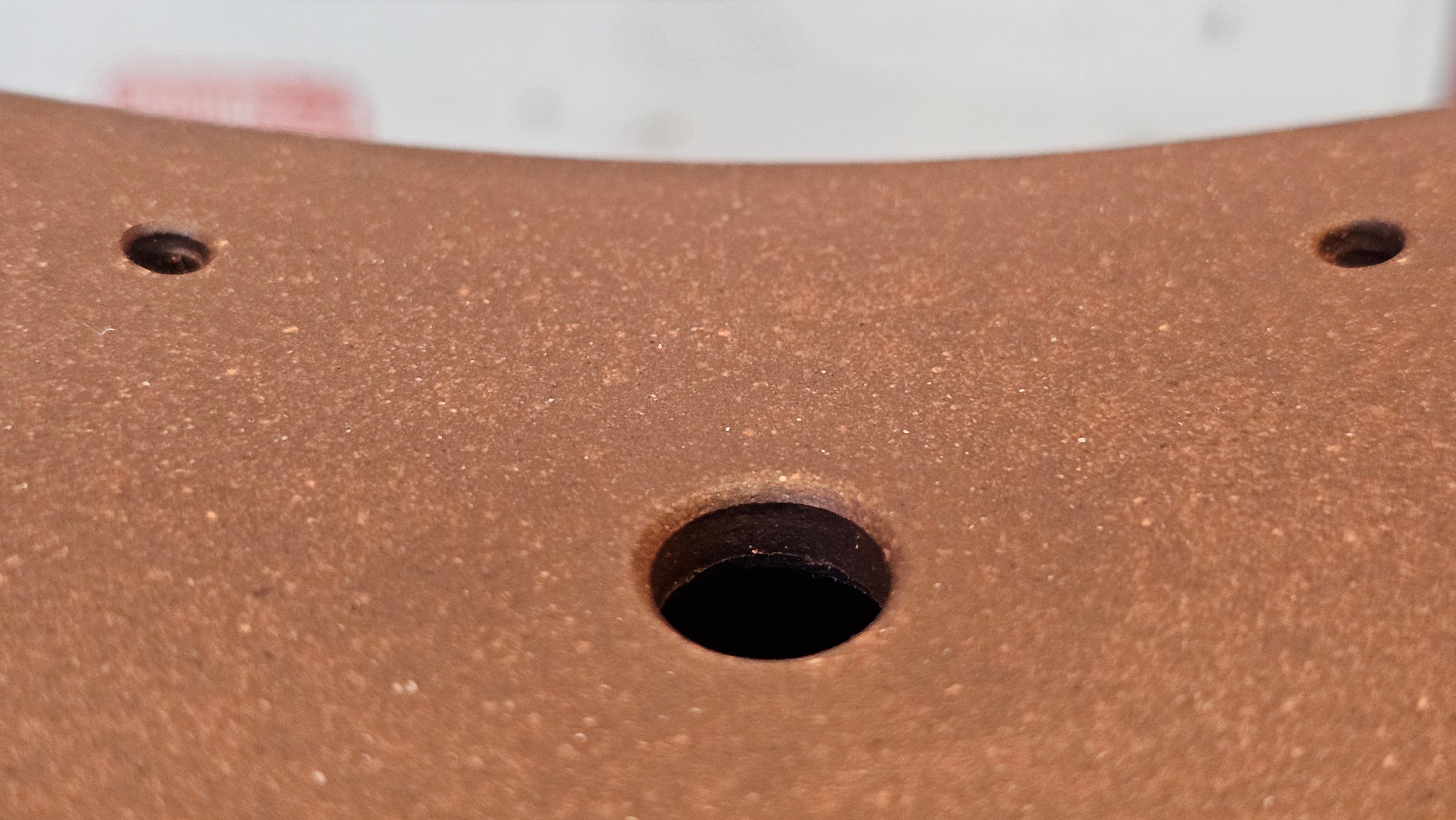 《清贡扇形盆》"Qing Gong Shan Xing Pen ~ Qing Style Fan-Shape Open Configuration", Di Cao Qing Zi Ni, by L2A Senior Consummate Artist Yuan Hui 高级振兴技艺师兼高级工艺美术师～袁辉。