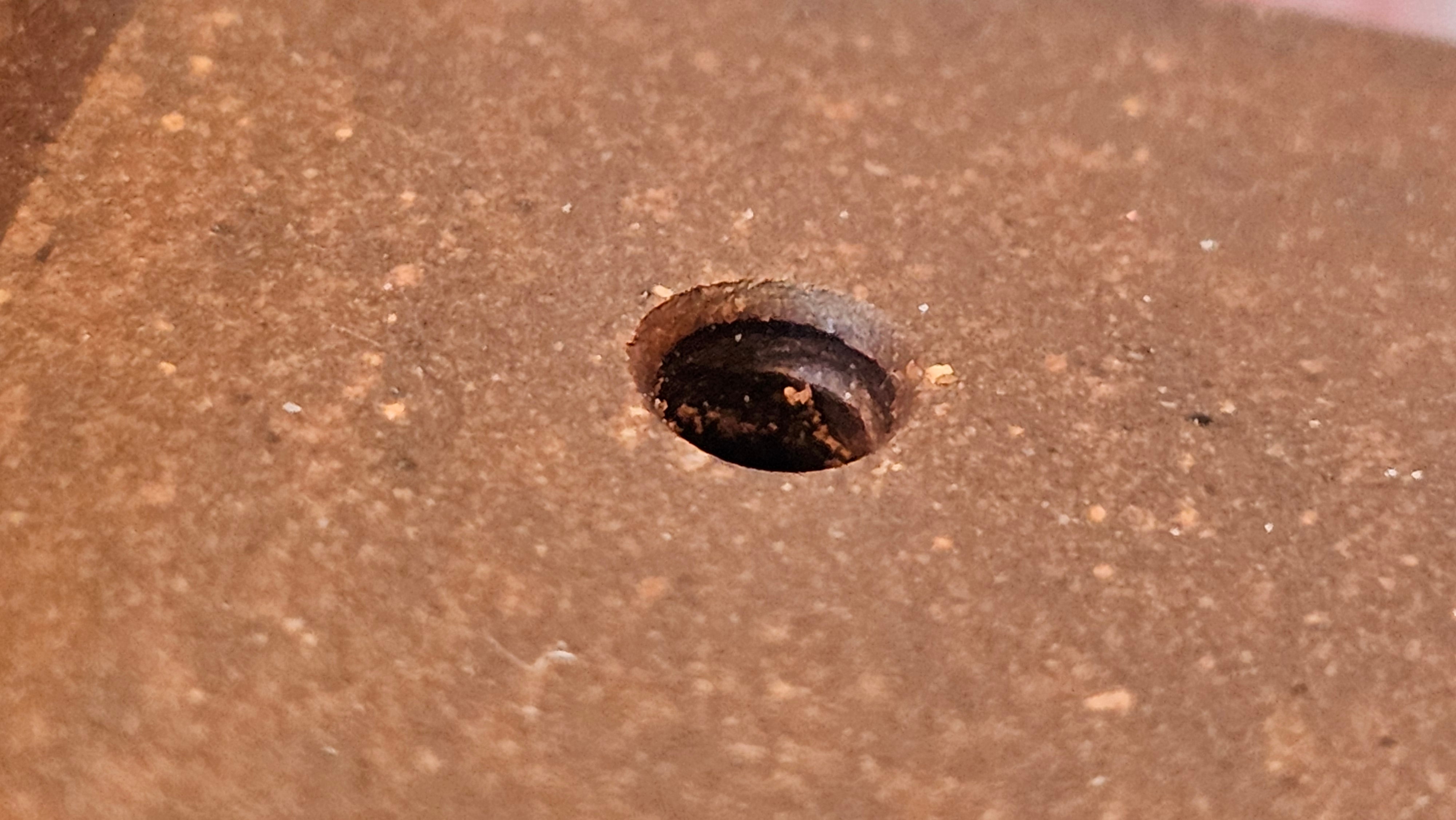 《清贡扇形盆》"Qing Gong Shan Xing Pen ~ Qing Style Fan-Shape Open Configuration", Di Cao Qing Zi Ni, by L2A Senior Consummate Artist Yuan Hui 高级振兴技艺师兼高级工艺美术师～袁辉。