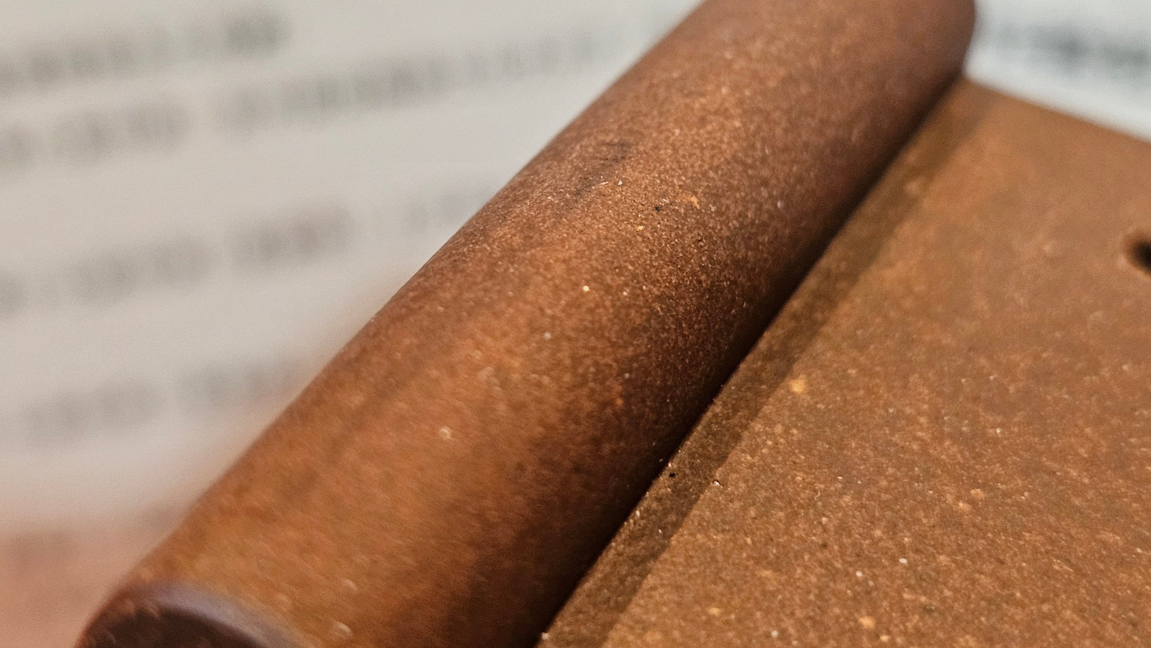 《清贡扇形盆》"Qing Gong Shan Xing Pen ~ Qing Style Fan-Shape Open Configuration", Di Cao Qing Zi Ni, by L2A Senior Consummate Artist Yuan Hui 高级振兴技艺师兼高级工艺美术师～袁辉。