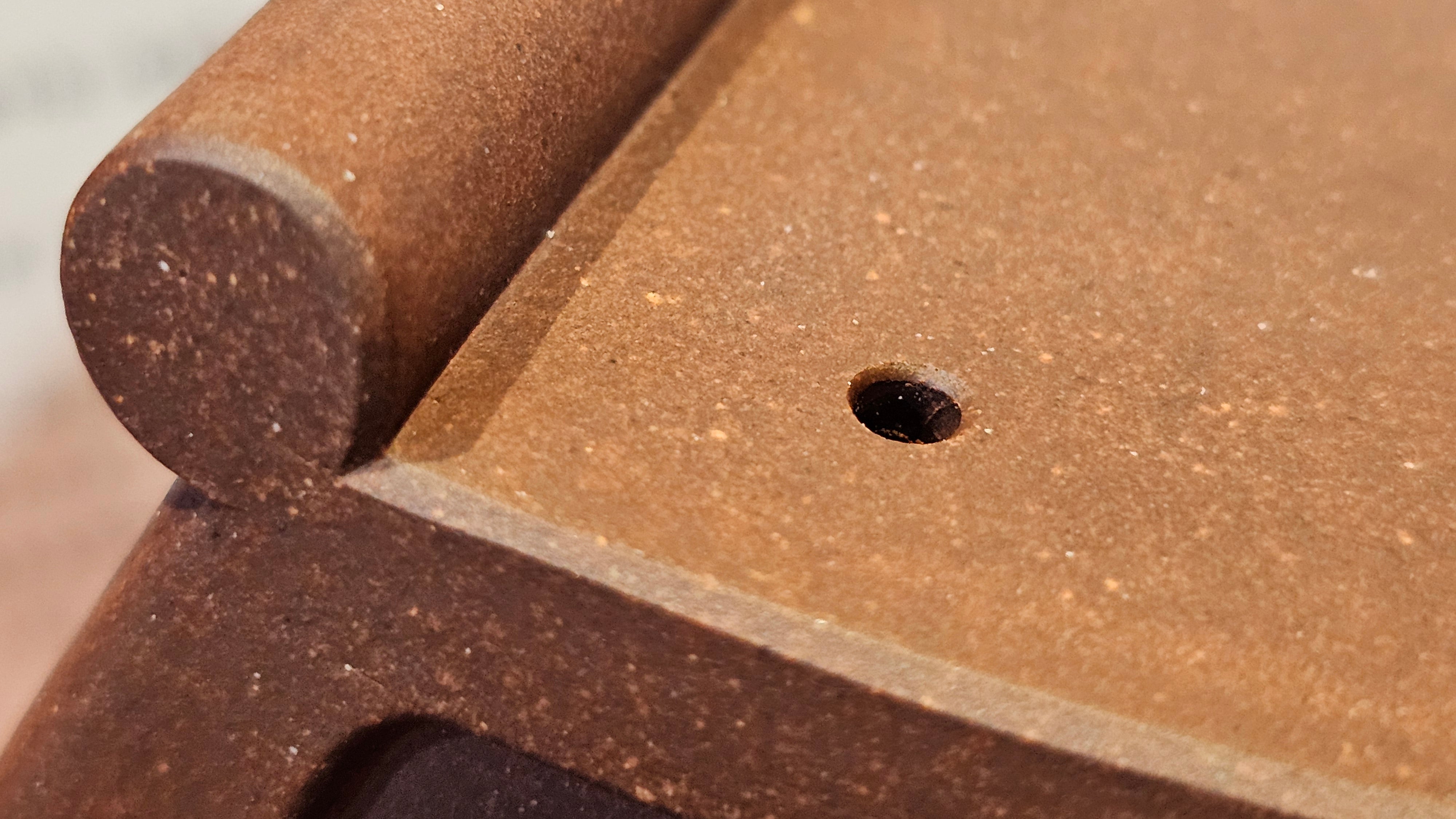 《清贡扇形盆》"Qing Gong Shan Xing Pen ~ Qing Style Fan-Shape Open Configuration", Di Cao Qing Zi Ni, by L2A Senior Consummate Artist Yuan Hui 高级振兴技艺师兼高级工艺美术师～袁辉。