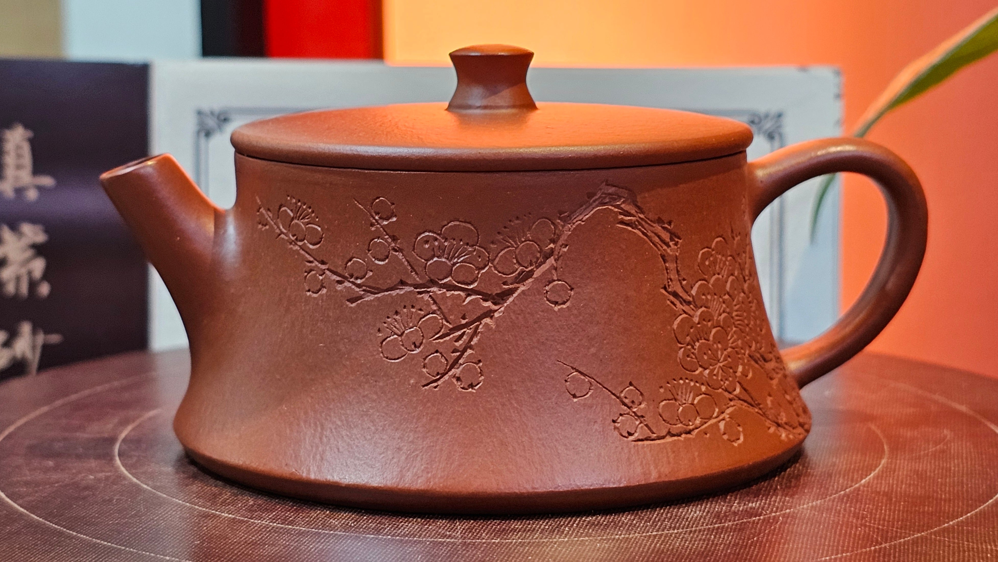 Yun Zhu 云柱 "Pillar of the Heavens", 130.5ml, Xiao Mei Yao Zhu Ni, by Craftsman Wang Hui 王慧 ~ "梅开五福" and Plum Blossoms Engraving by Craftsman Yi De Shu 一德书 ~!Congratulations to Ms S.C.! 1336hrs 20th Oct 2025, Geneva, IL!