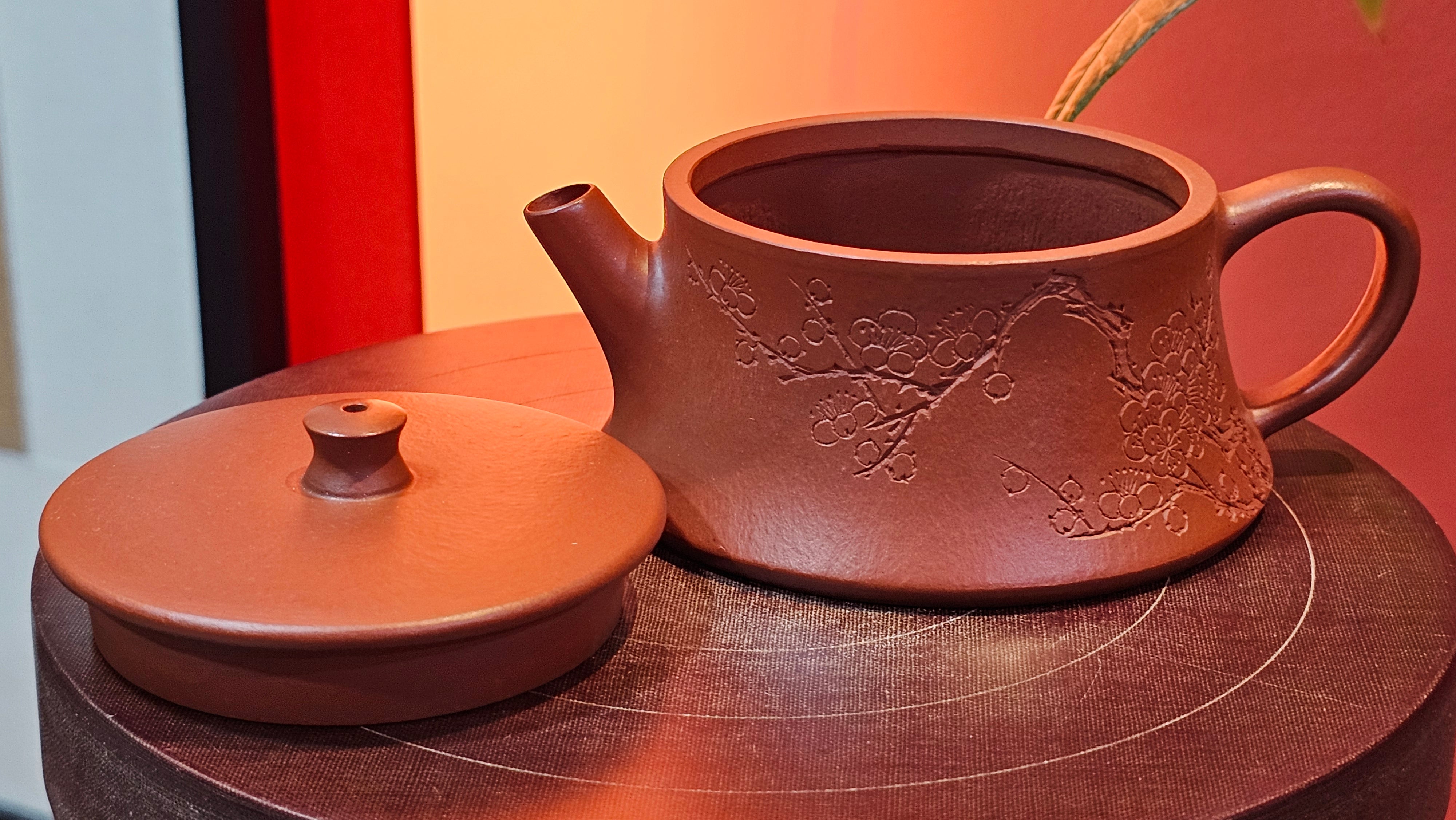 Yun Zhu 云柱 "Pillar of the Heavens", 130.5ml, Xiao Mei Yao Zhu Ni, by Craftsman Wang Hui 王慧 ~ "梅开五福" and Plum Blossoms Engraving by Craftsman Yi De Shu 一德书 ~!Congratulations to Ms S.C.! 1336hrs 20th Oct 2025, Geneva, IL!