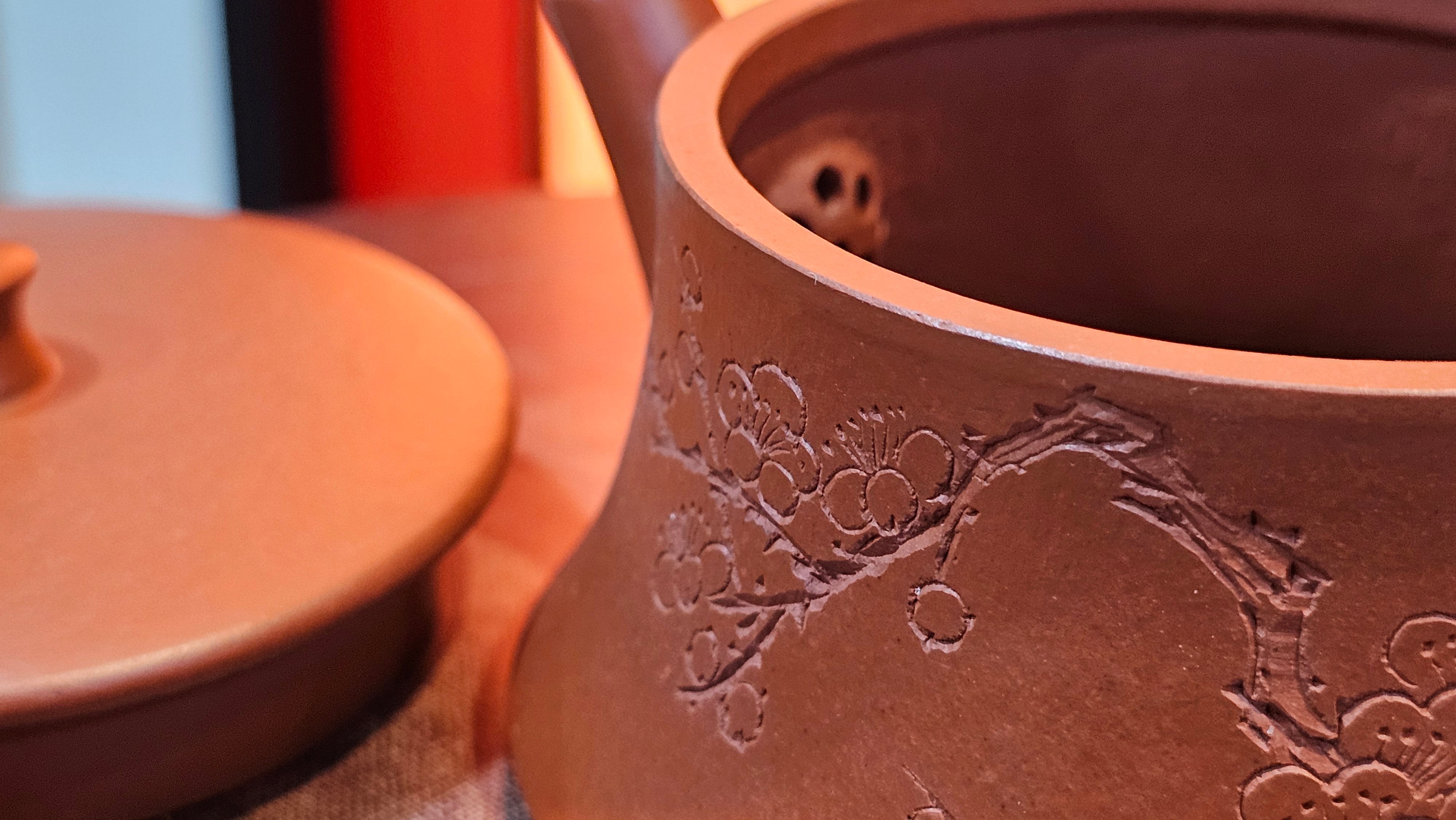 Yun Zhu 云柱 "Pillar of the Heavens", 130.5ml, Xiao Mei Yao Zhu Ni, by Craftsman Wang Hui 王慧 ~ "梅开五福" and Plum Blossoms Engraving by Craftsman Yi De Shu 一德书 ~!Congratulations to Ms S.C.! 1336hrs 20th Oct 2025, Geneva, IL!