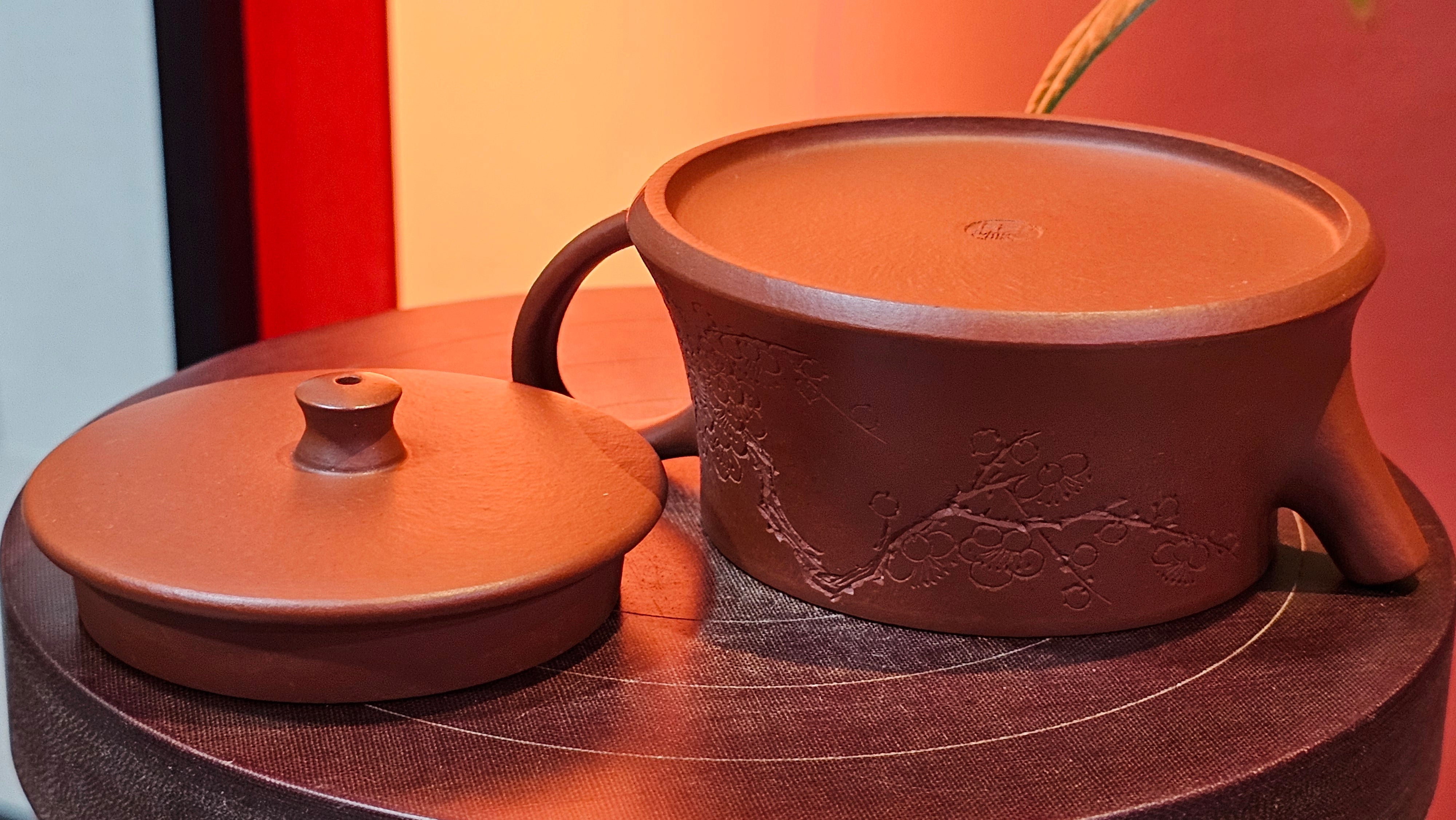 Yun Zhu 云柱 "Pillar of the Heavens", 130.5ml, Xiao Mei Yao Zhu Ni, by Craftsman Wang Hui 王慧 ~ "梅开五福" and Plum Blossoms Engraving by Craftsman Yi De Shu 一德书 ~!Congratulations to Ms S.C.! 1336hrs 20th Oct 2025, Geneva, IL!