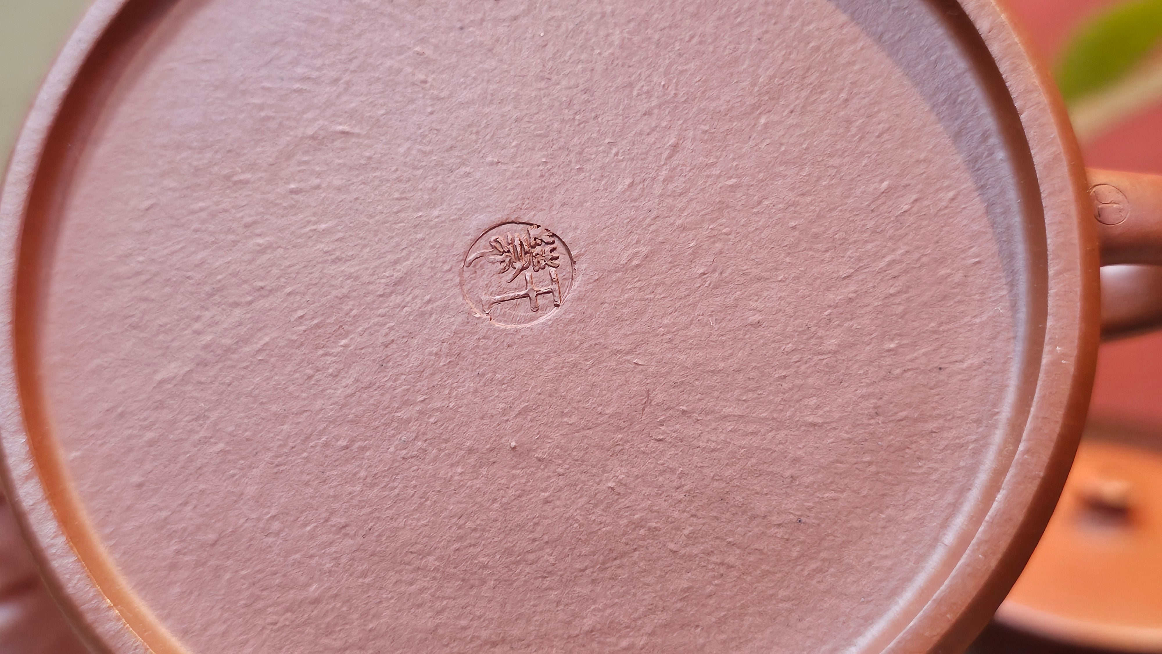 Yun Zhu 云柱 "Pillar of the Heavens", 130.5ml, Xiao Mei Yao Zhu Ni, by Craftsman Wang Hui 王慧 ~ "梅开五福" and Plum Blossoms Engraving by Craftsman Yi De Shu 一德书 ~!Congratulations to Ms S.C.! 1336hrs 20th Oct 2025, Geneva, IL!